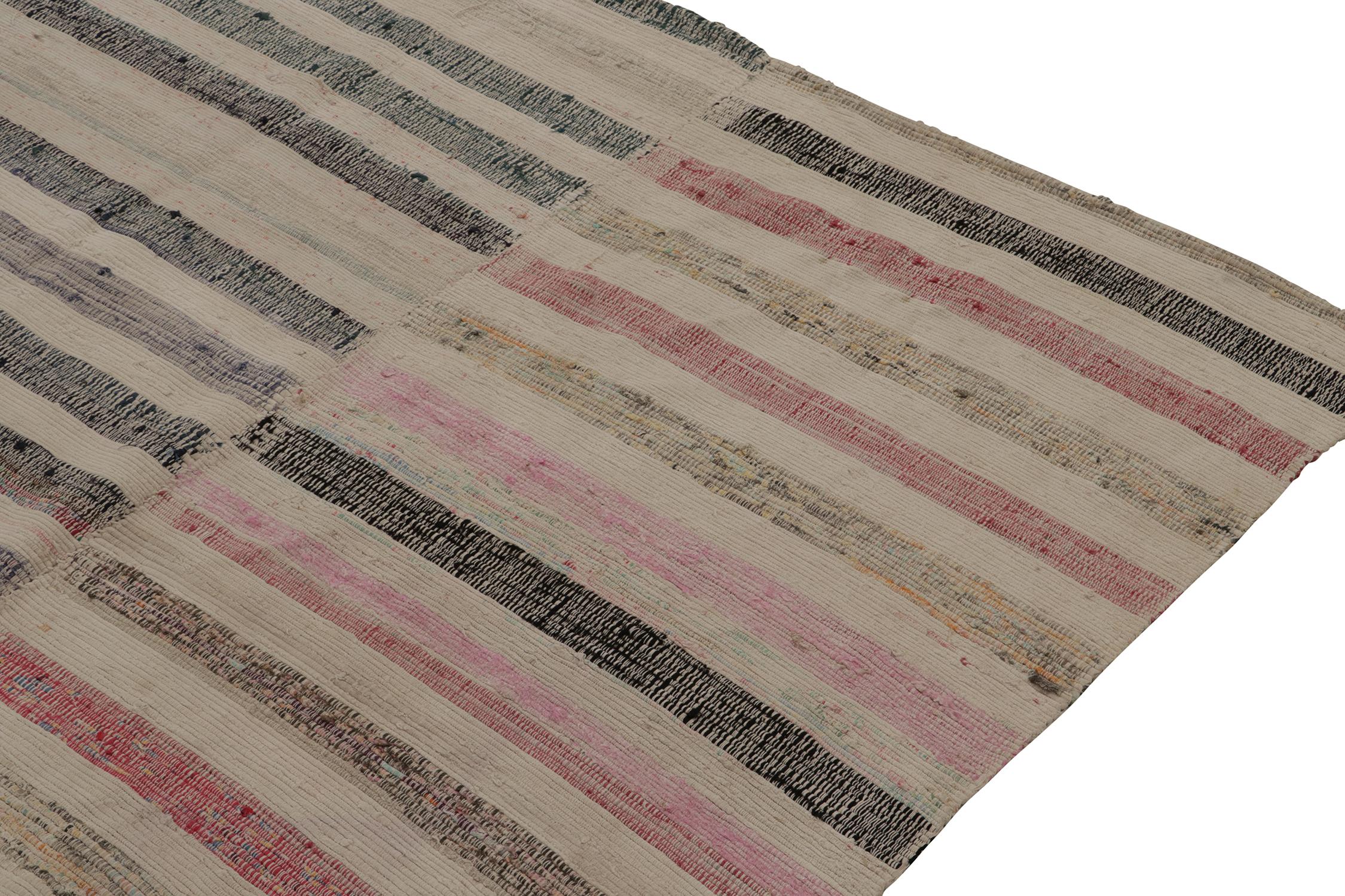 Patchwork-Kilim von Rug & Kilim in polychromen Streifen (Moderne) im Angebot