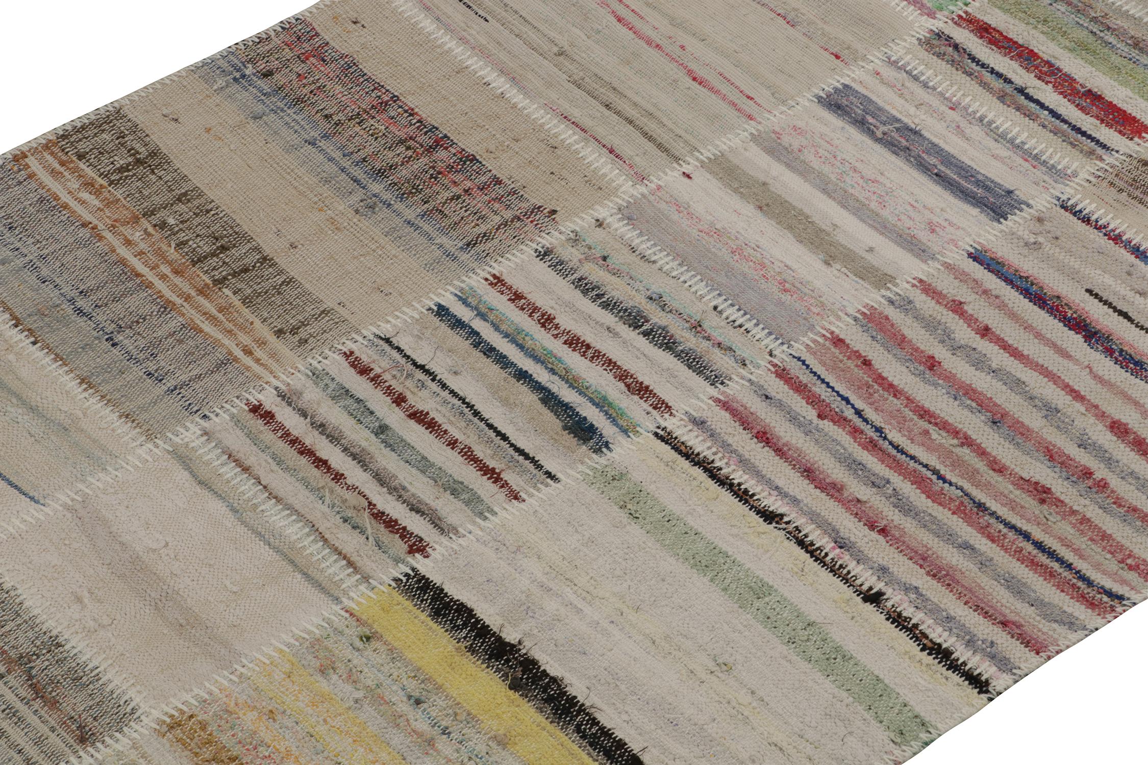 Patchwork-Kilim von Rug & Kilim in polychromen Streifen (Türkisch) im Angebot