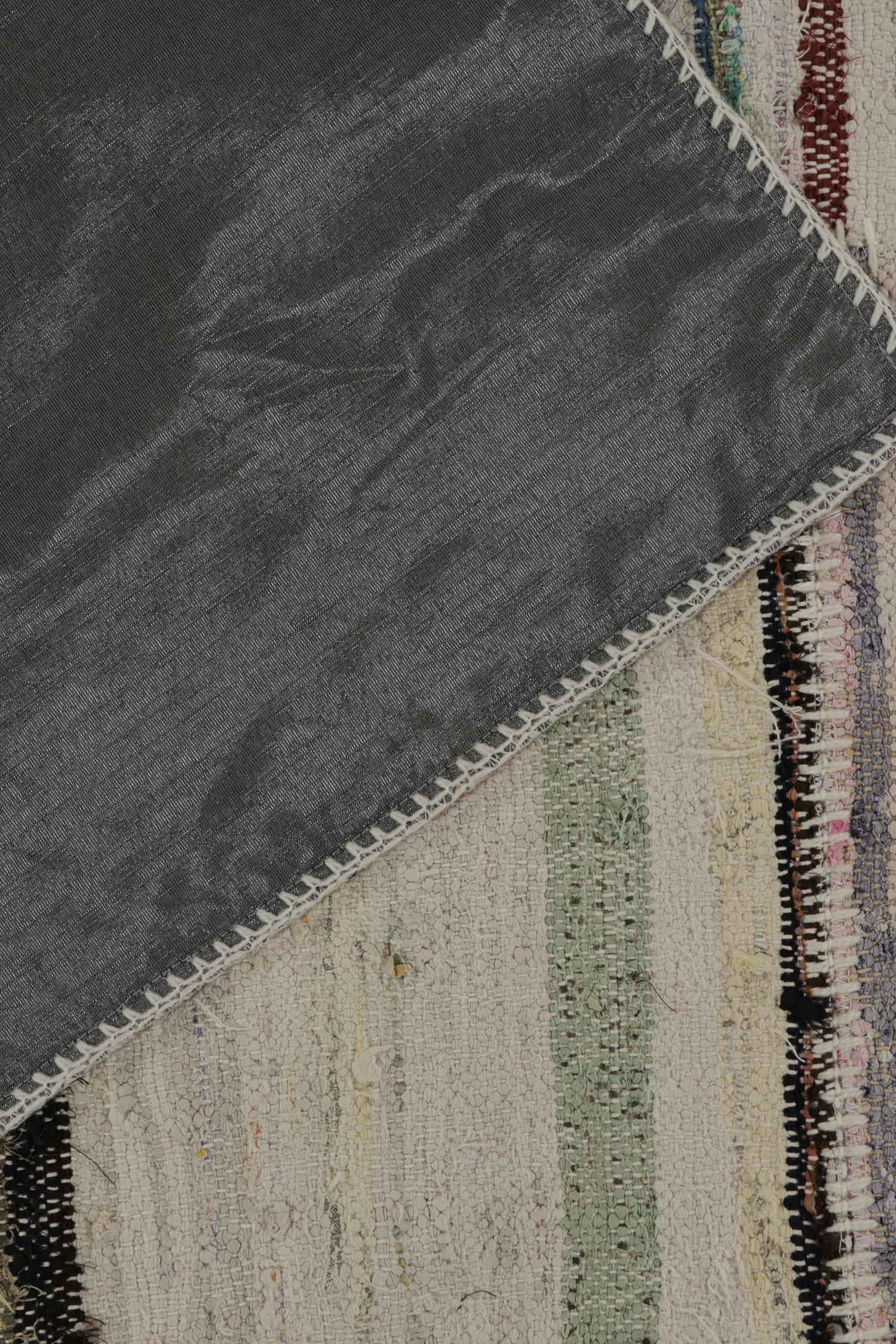 Noué à la main Rug & Kilim's Patchwork Kilim in Polychromatic Stripes (Kilim en patchwork à rayures polychromes) en vente