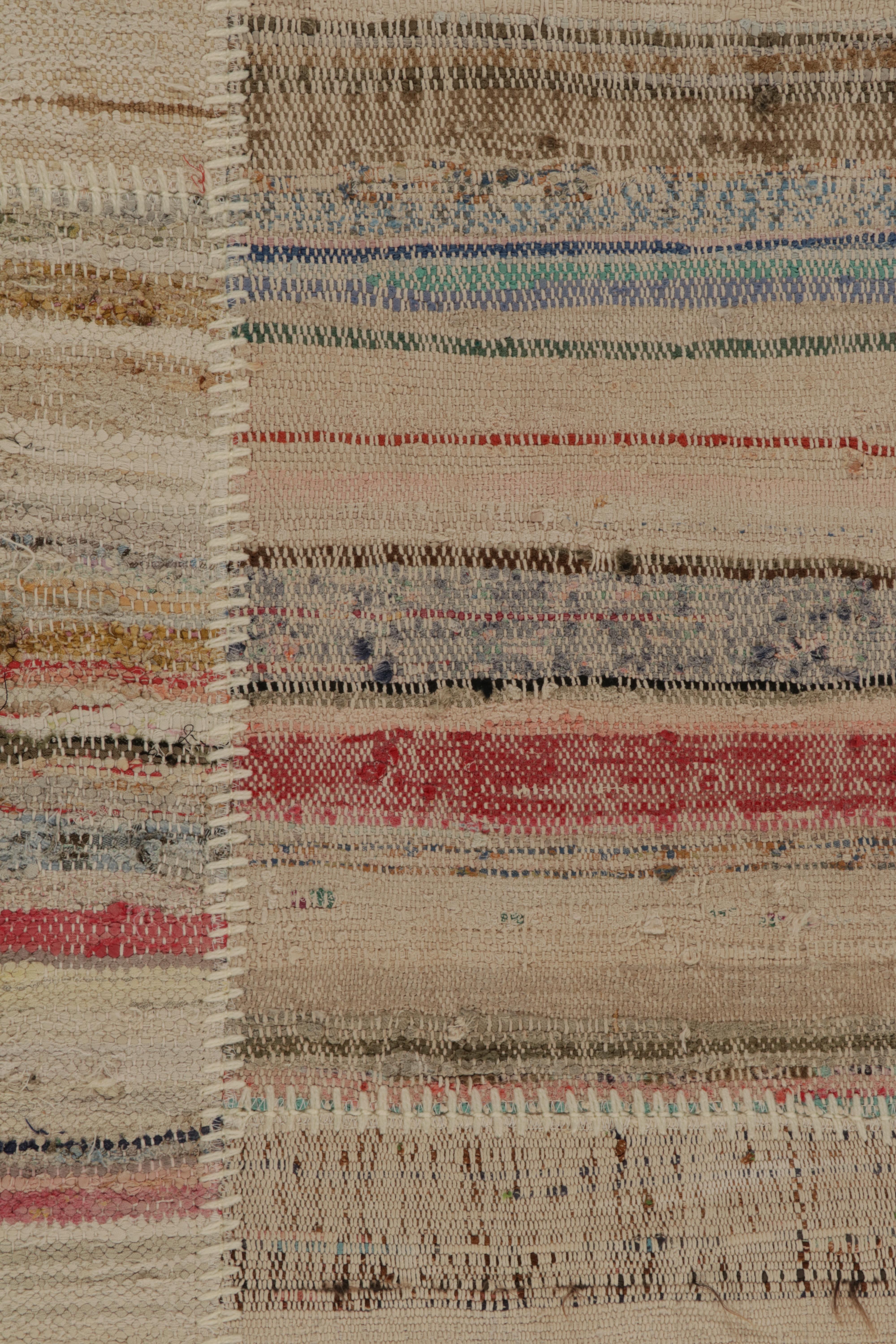 Patchwork-Kilim von Rug & Kilim in polychromen Streifen (Handgeknüpft) im Angebot