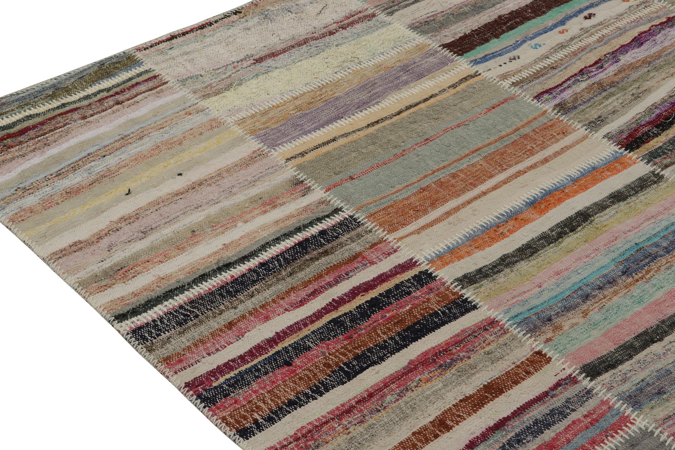Patchwork-Kilim von Rug & Kilim in polychromen Streifen (Handgeknüpft) im Angebot