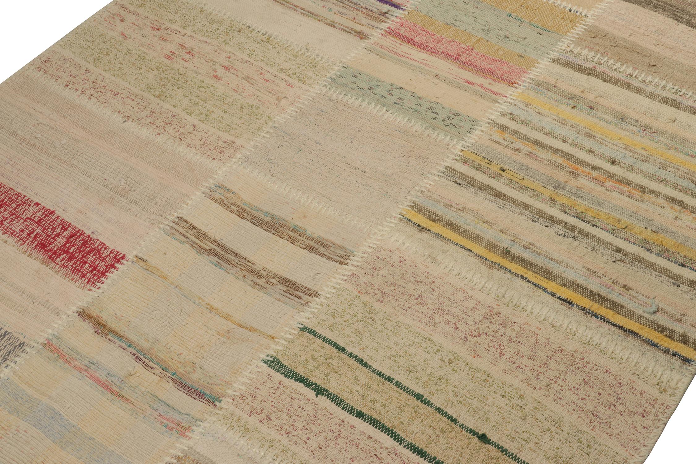 Patchwork-Kilim von Rug & Kilim in polychromen Streifen (Handgeknüpft) im Angebot
