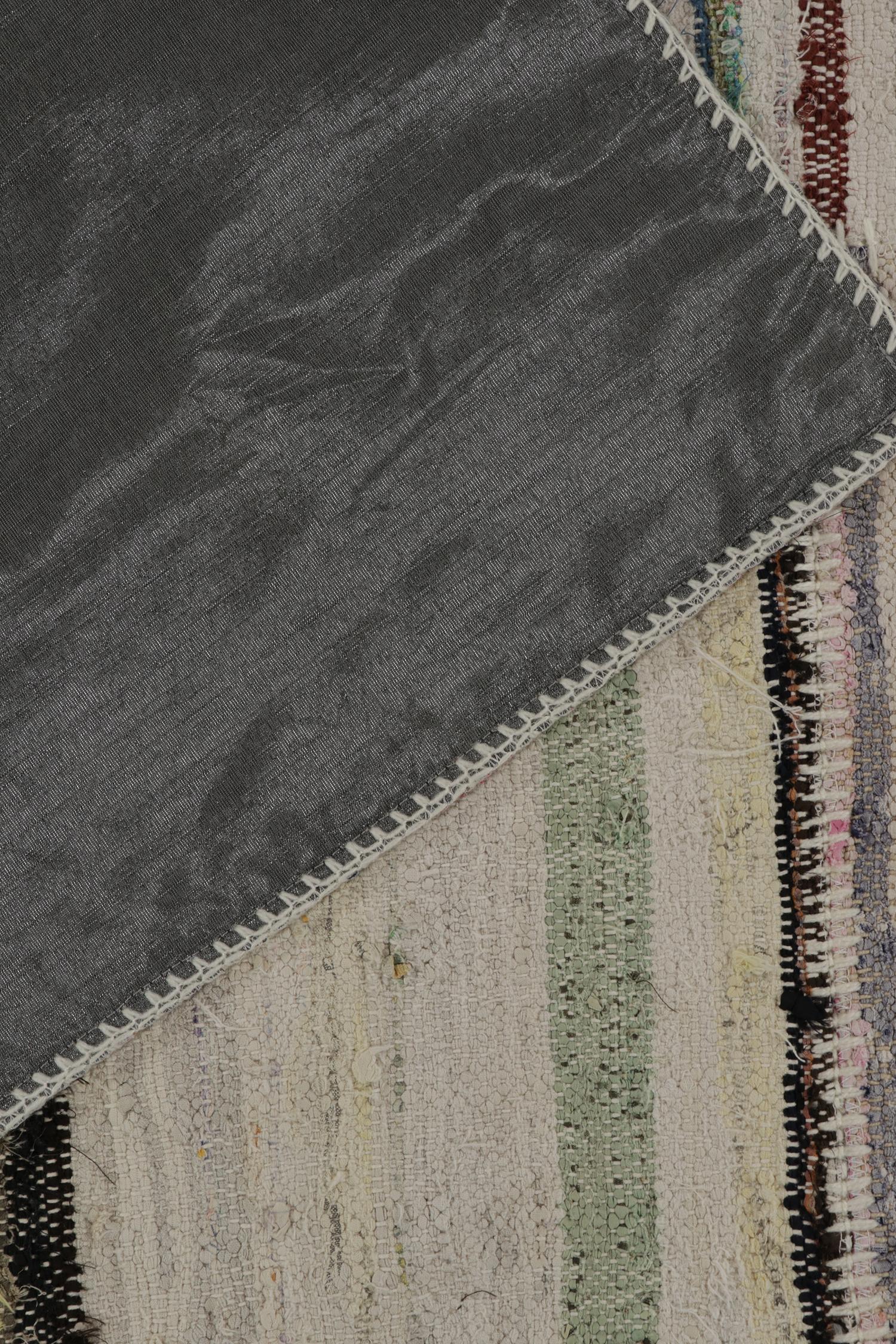 Patchwork-Kilim von Rug & Kilim in polychromen Streifen (Handgeknüpft) im Angebot