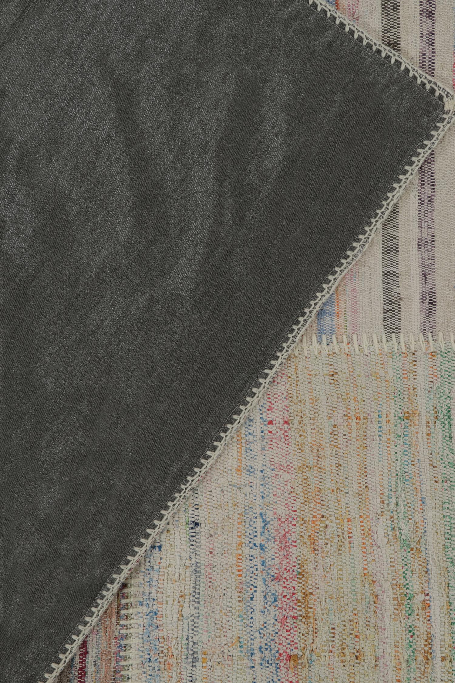 Patchwork-Kilim von Rug & Kilim in polychromen Streifen im Zustand „Neu“ im Angebot in Long Island City, NY