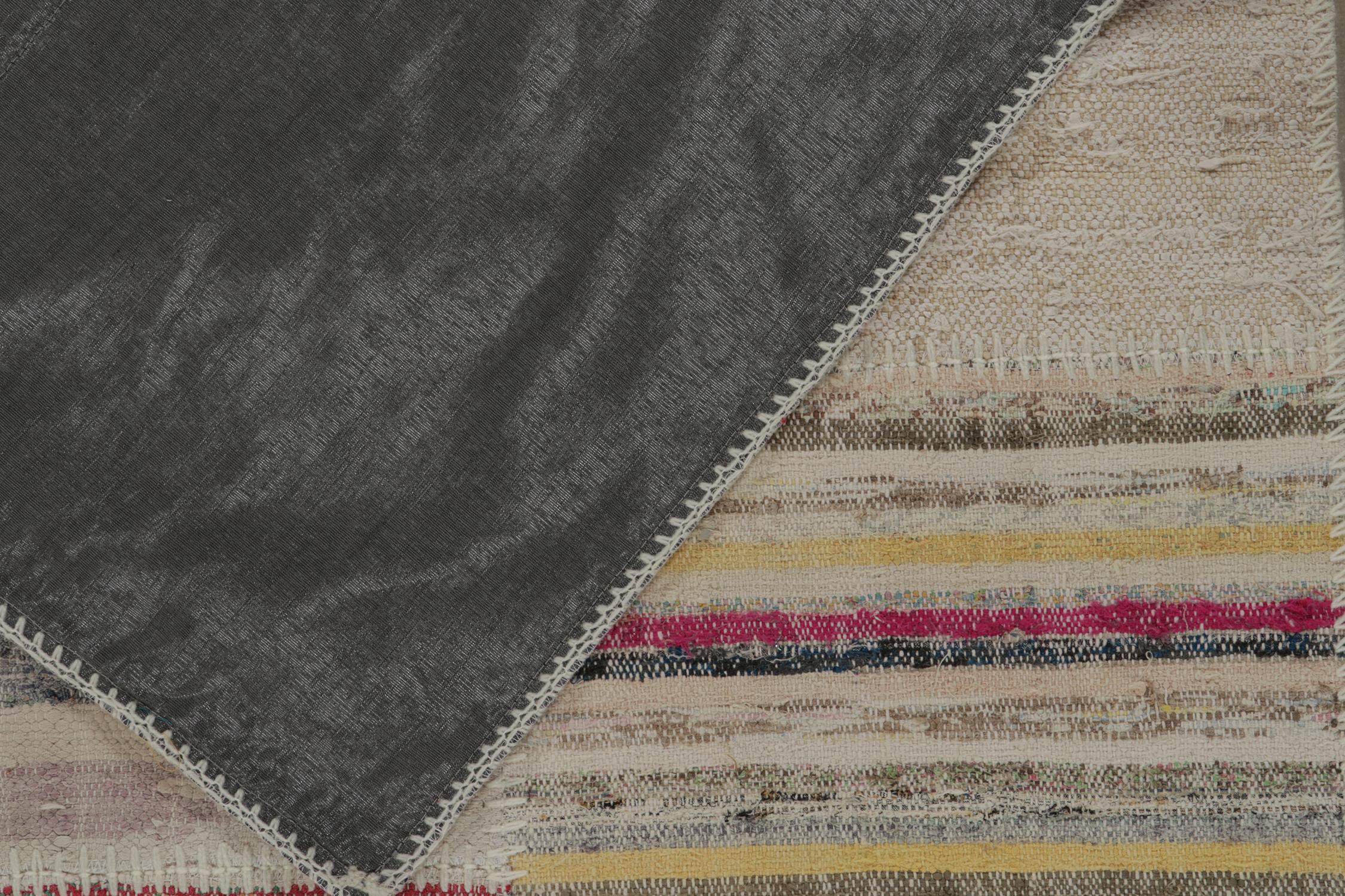 Patchwork-Kilim von Rug & Kilim in polychromen Streifen im Zustand „Neu“ im Angebot in Long Island City, NY