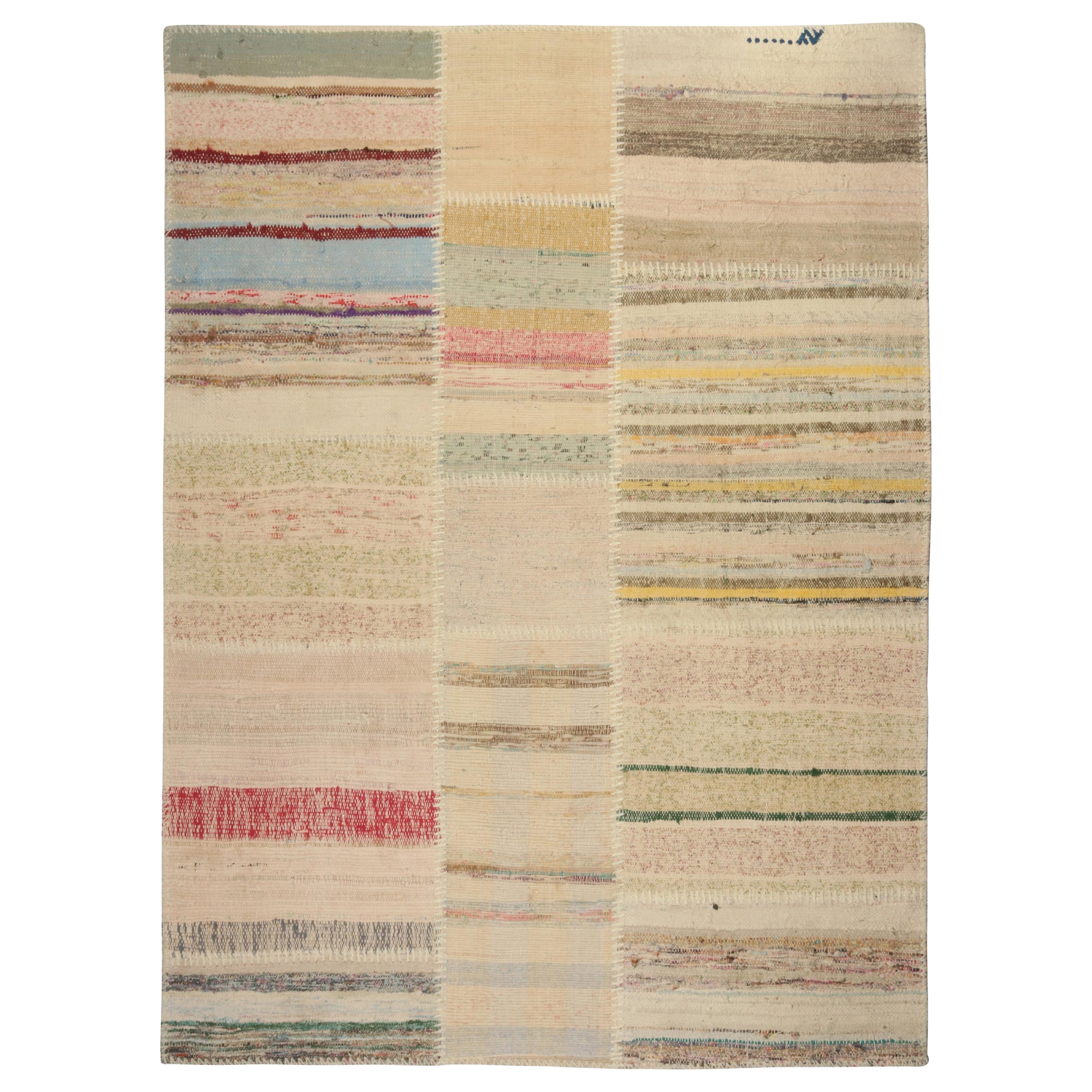 Rug & Kilim's Patchwork Kilim in Polychromatic Stripes (Kilim en patchwork à rayures polychromes)