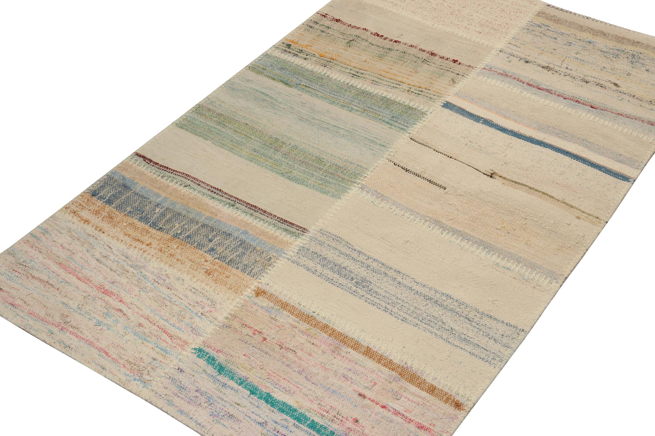 Patchwork-Kilim-Teppich von Rug & Kilim in mehrfarbigen Streifen (Moderne) im Angebot