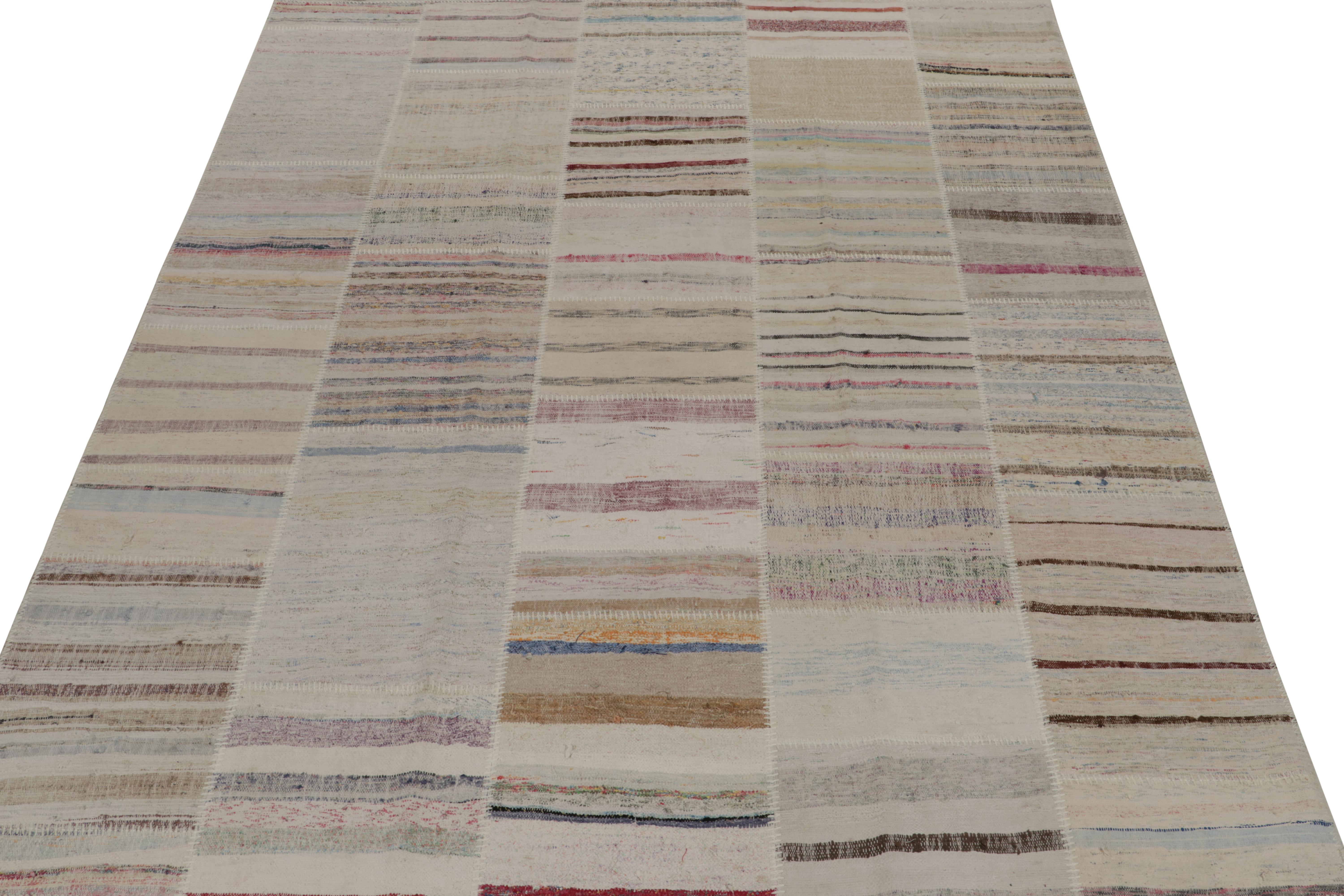 Patchwork-Kilim-Teppich von Rug & Kilim in mehrfarbigen Streifen (Moderne) im Angebot