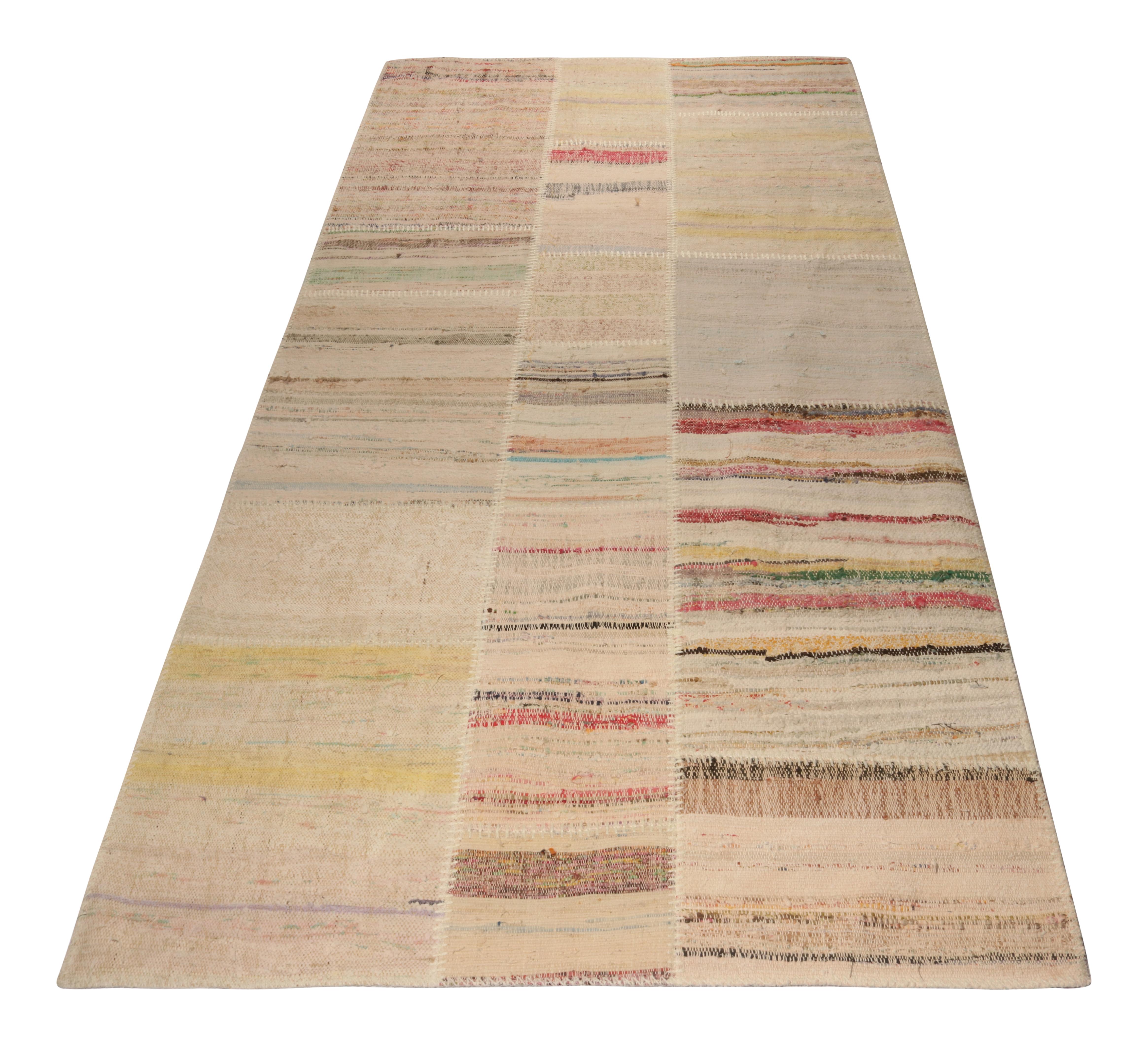 Patchwork-Kilim-Teppich von Rug & Kilim in mehrfarbigen Streifen (Moderne) im Angebot