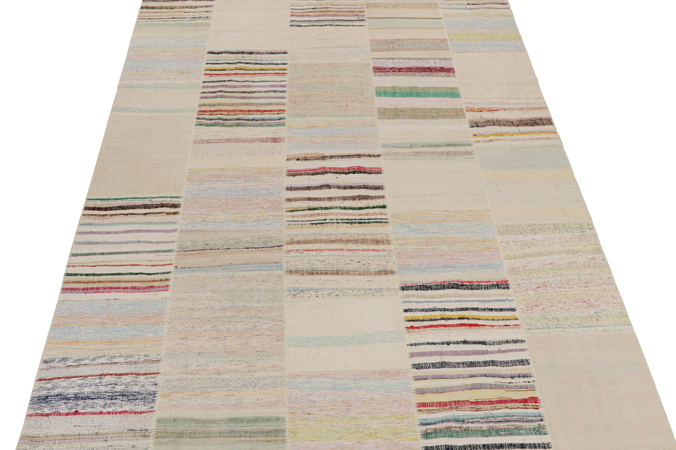 Patchwork-Kilim-Teppich von Rug & Kilim in mehrfarbigen Streifen (Moderne) im Angebot