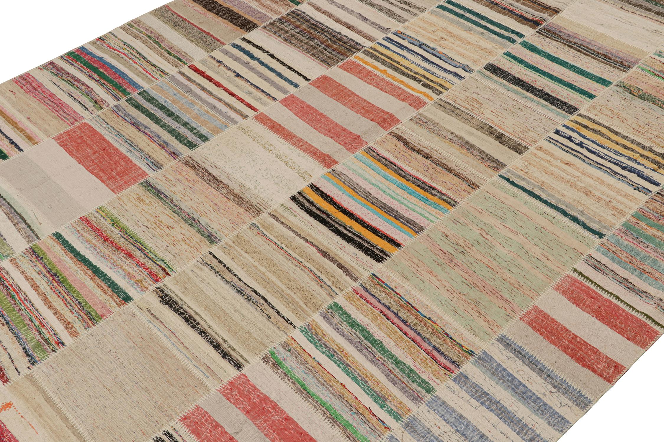 Patchwork-Kilim-Teppich von Rug & Kilim in mehrfarbigen Streifen (Türkisch) im Angebot