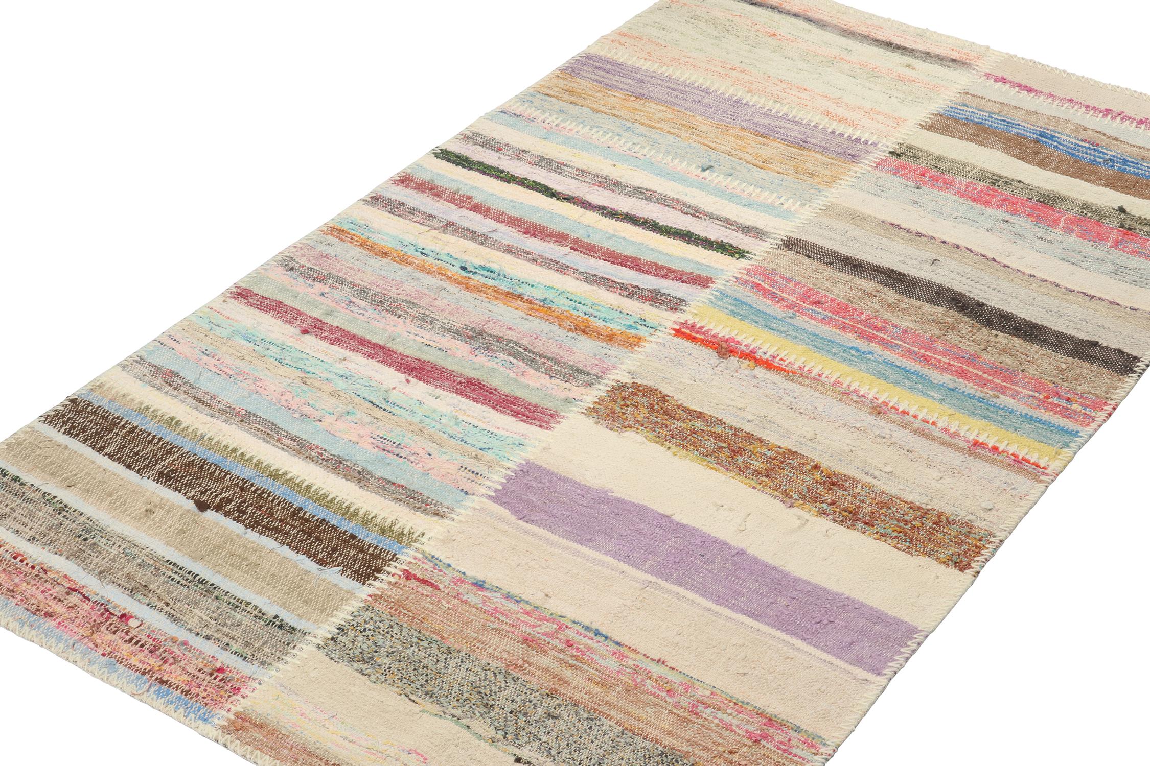 Turco Rug & Kilim - Tappeto patchwork Kilim a strisce policrome in vendita