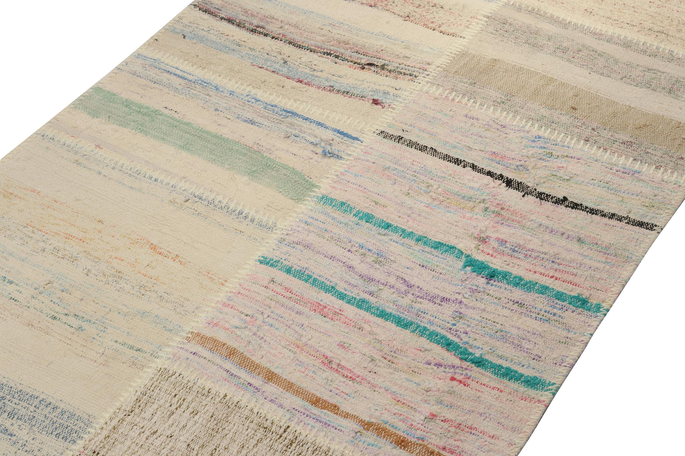 Patchwork-Kilim-Teppich von Rug & Kilim in mehrfarbigen Streifen (Türkisch) im Angebot