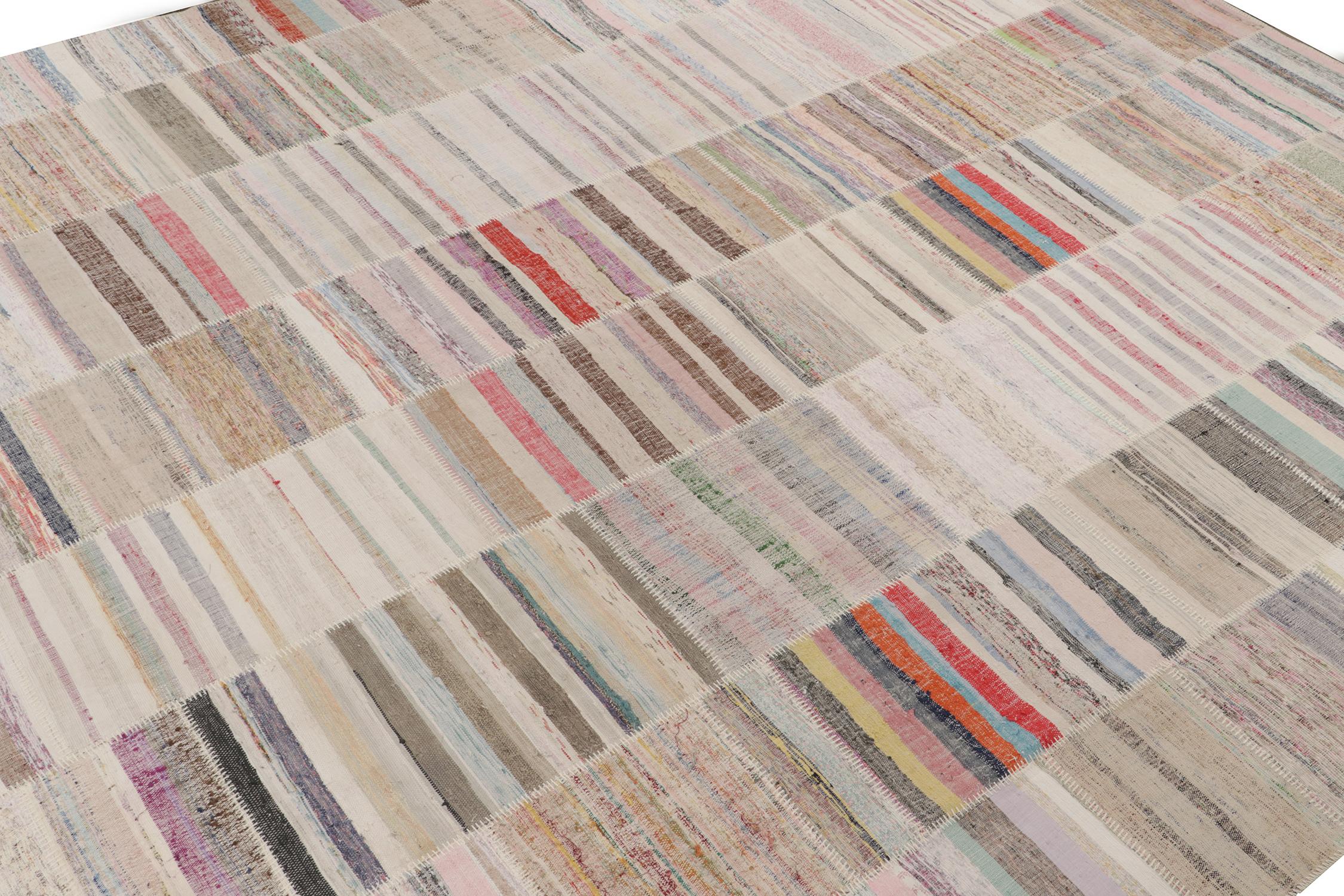 Turco Rug & Kilim - Tappeto patchwork Kilim a strisce policrome in vendita