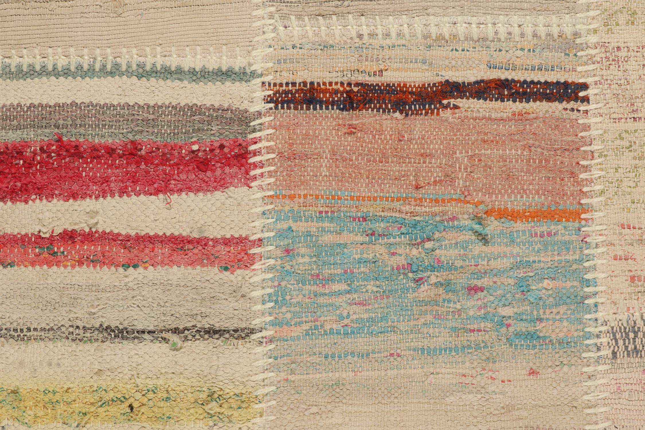 Annodato a mano Rug & Kilim - Tappeto patchwork Kilim a strisce policrome in vendita