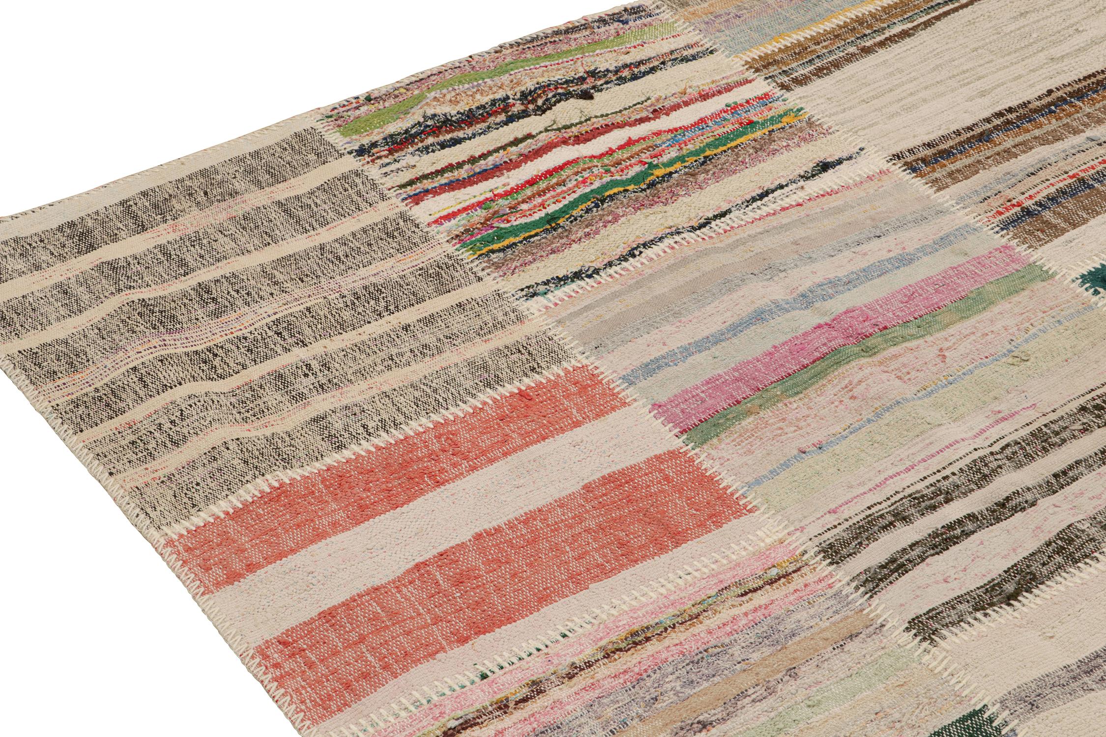 Patchwork-Kilim-Teppich von Rug & Kilim in mehrfarbigen Streifen (Handgeknüpft) im Angebot