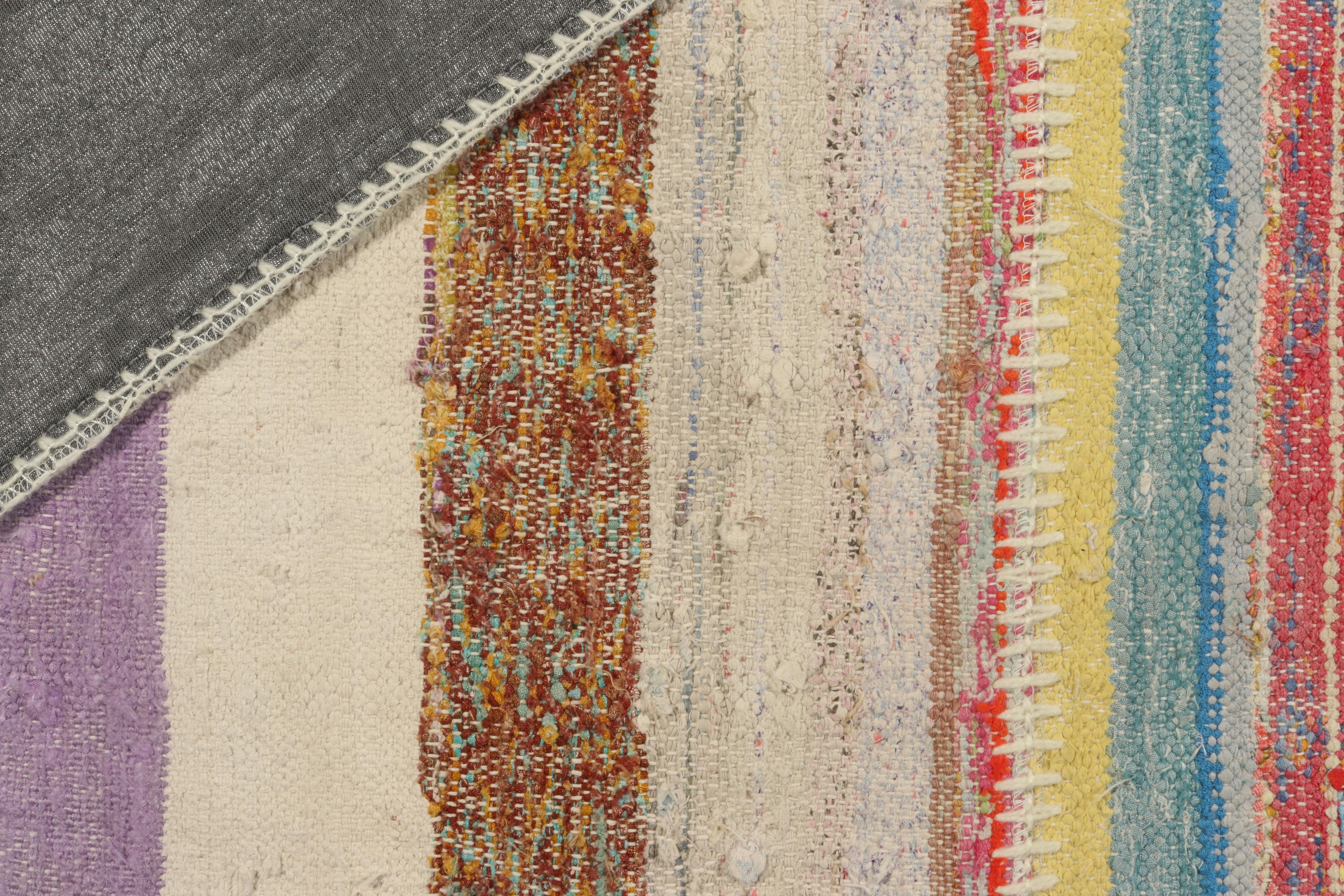 Annodato a mano Rug & Kilim - Tappeto patchwork Kilim a strisce policrome in vendita