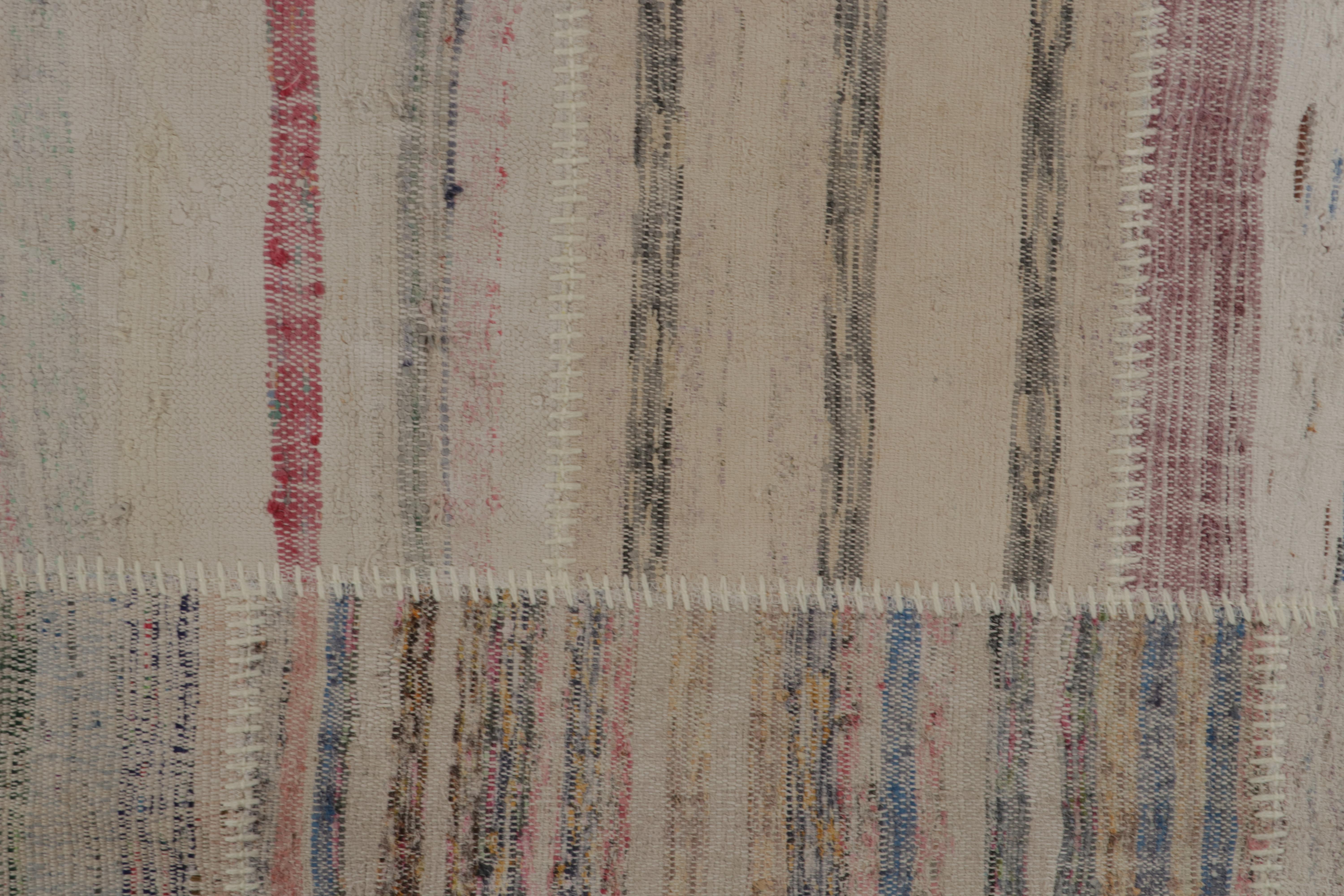 Patchwork-Kilim-Teppich von Rug & Kilim in mehrfarbigen Streifen im Zustand „Neu“ im Angebot in Long Island City, NY