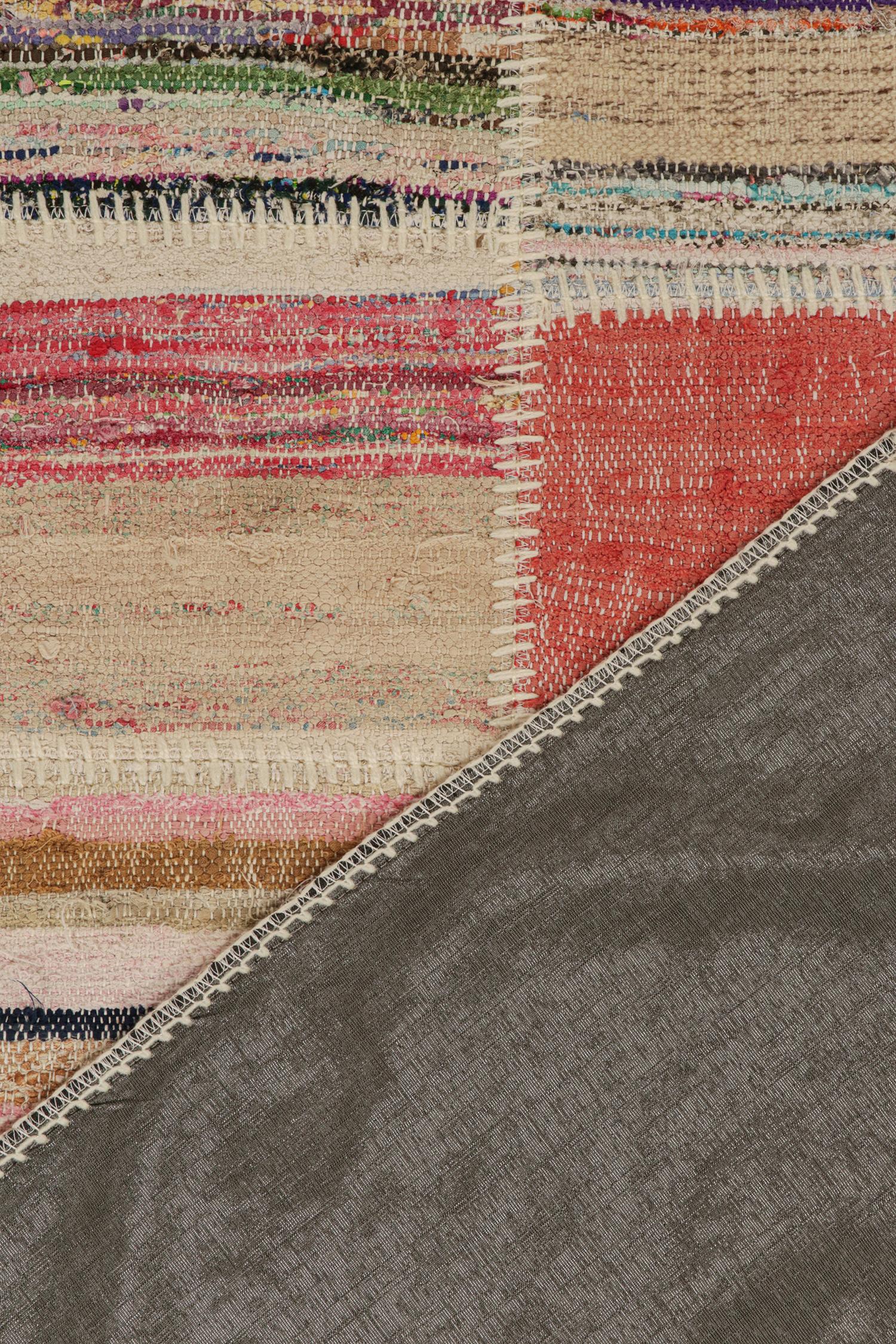 Patchwork-Kilim-Teppich von Rug & Kilim in mehrfarbigen Streifen (21. Jahrhundert und zeitgenössisch) im Angebot
