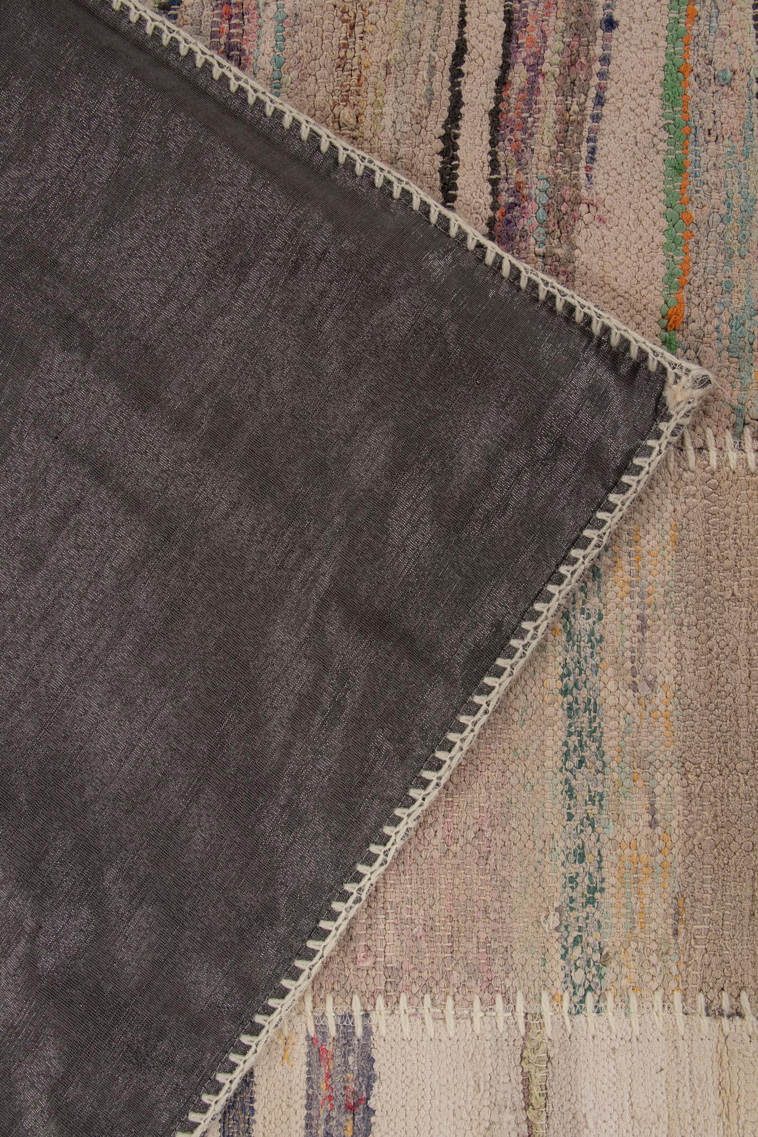 XXI secolo e contemporaneo Rug & Kilim - Tappeto patchwork Kilim a strisce policrome in vendita
