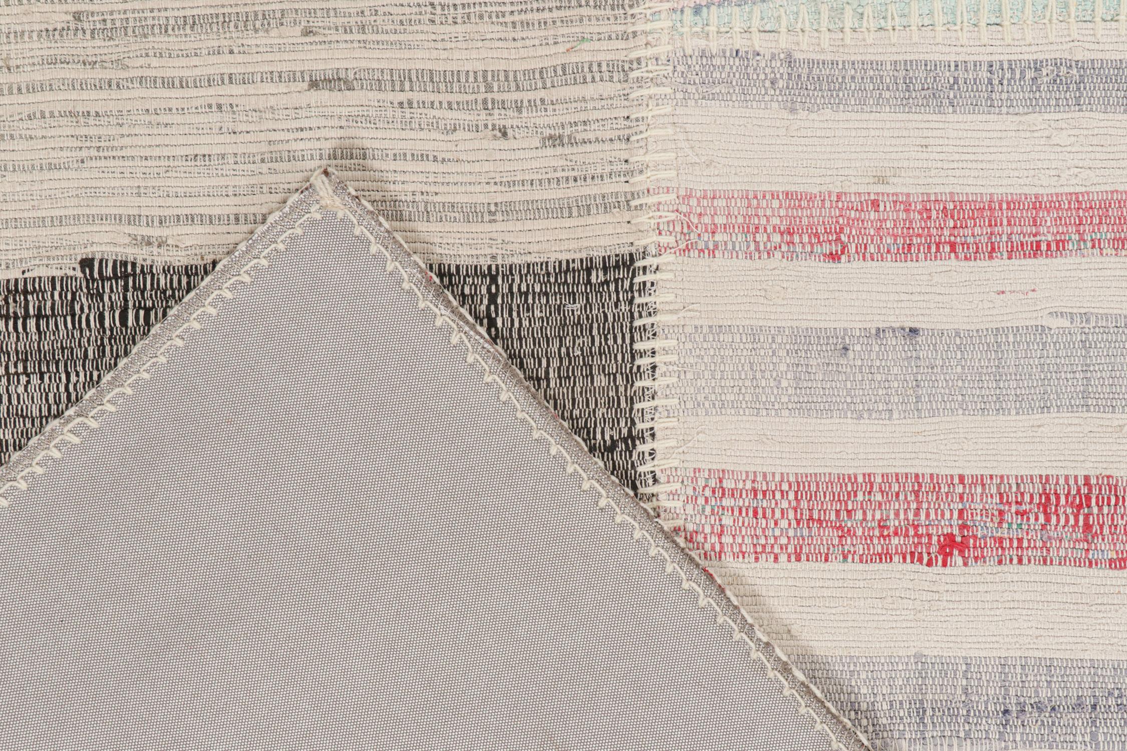 XXI secolo e contemporaneo Rug & Kilim - Tappeto patchwork Kilim a strisce policrome in vendita