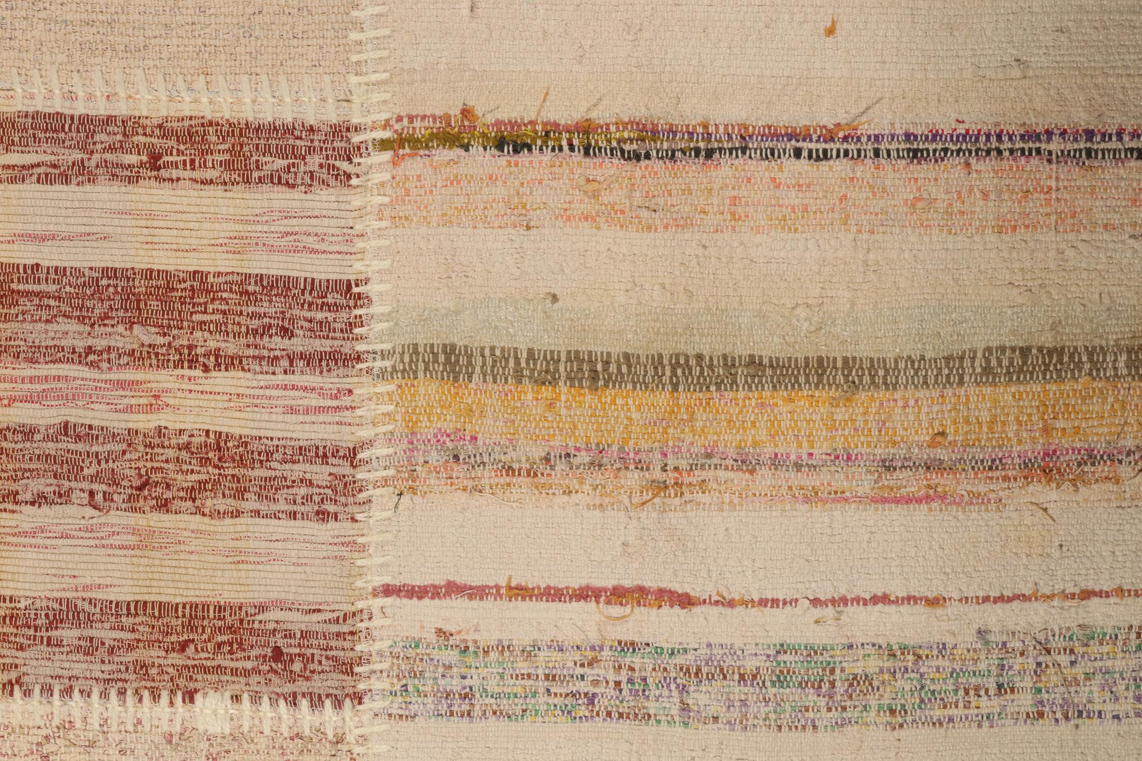 Traves de Mesa Patchwork Kilim de Rayas Policromáticas de Rug & Kilim en Nuevo estado para la venta en Long Island City, NY