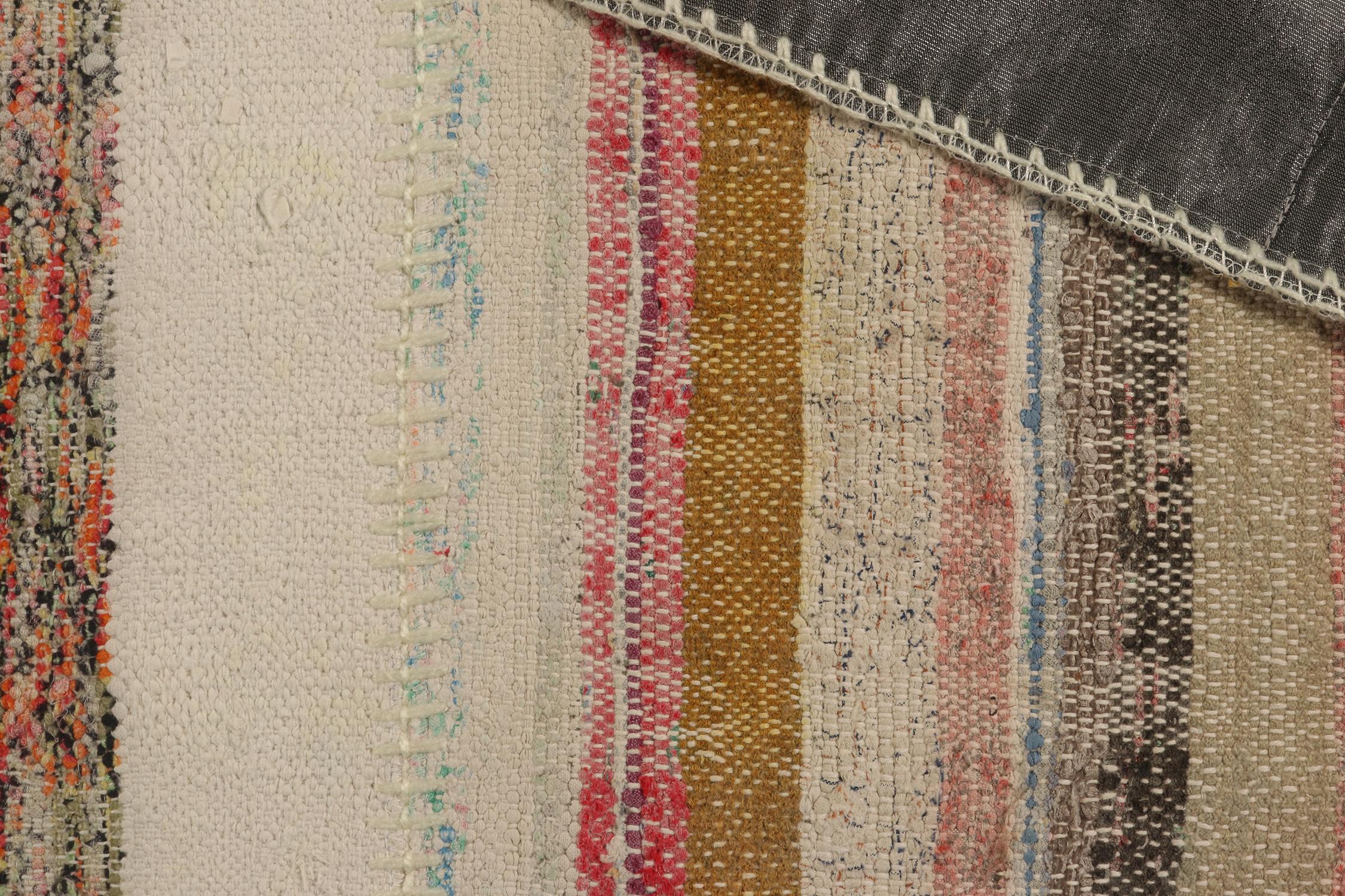 Rug & Kilim's Patchwork-Kilim-Läufer in polychromen Streifen (21. Jahrhundert und zeitgenössisch) im Angebot