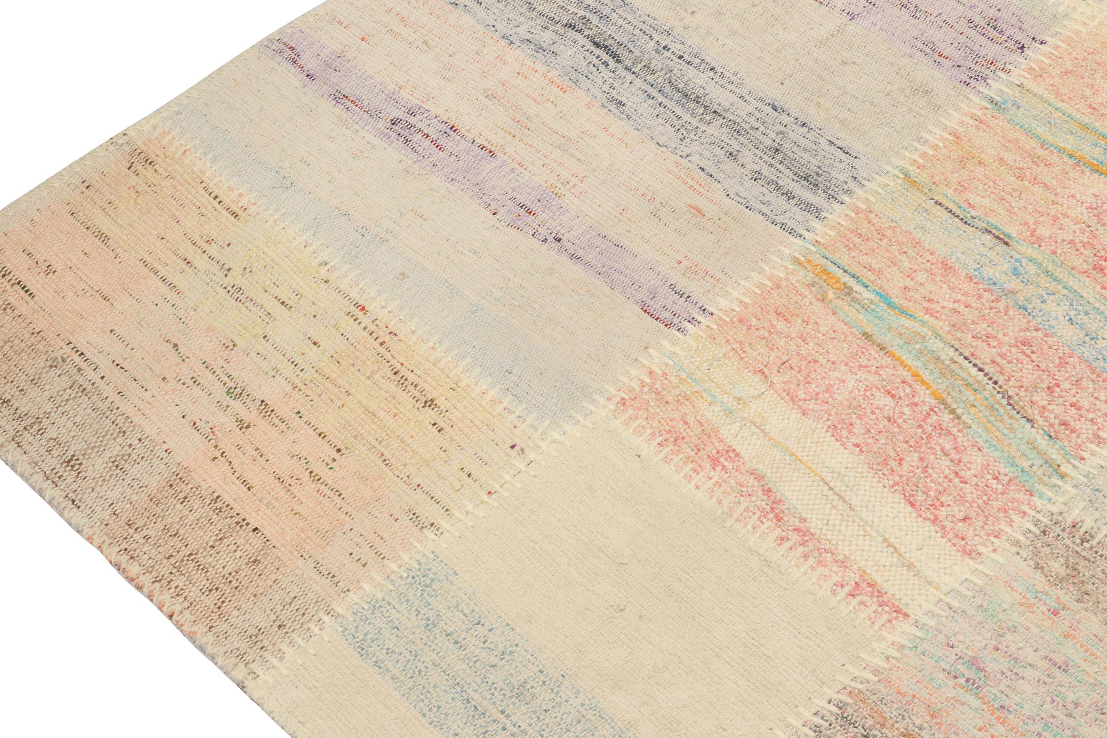 Rug & Kilims quadratischer Patchwork-Kilimteppich in mehrfarbigen Streifen (Handgeknüpft) im Angebot