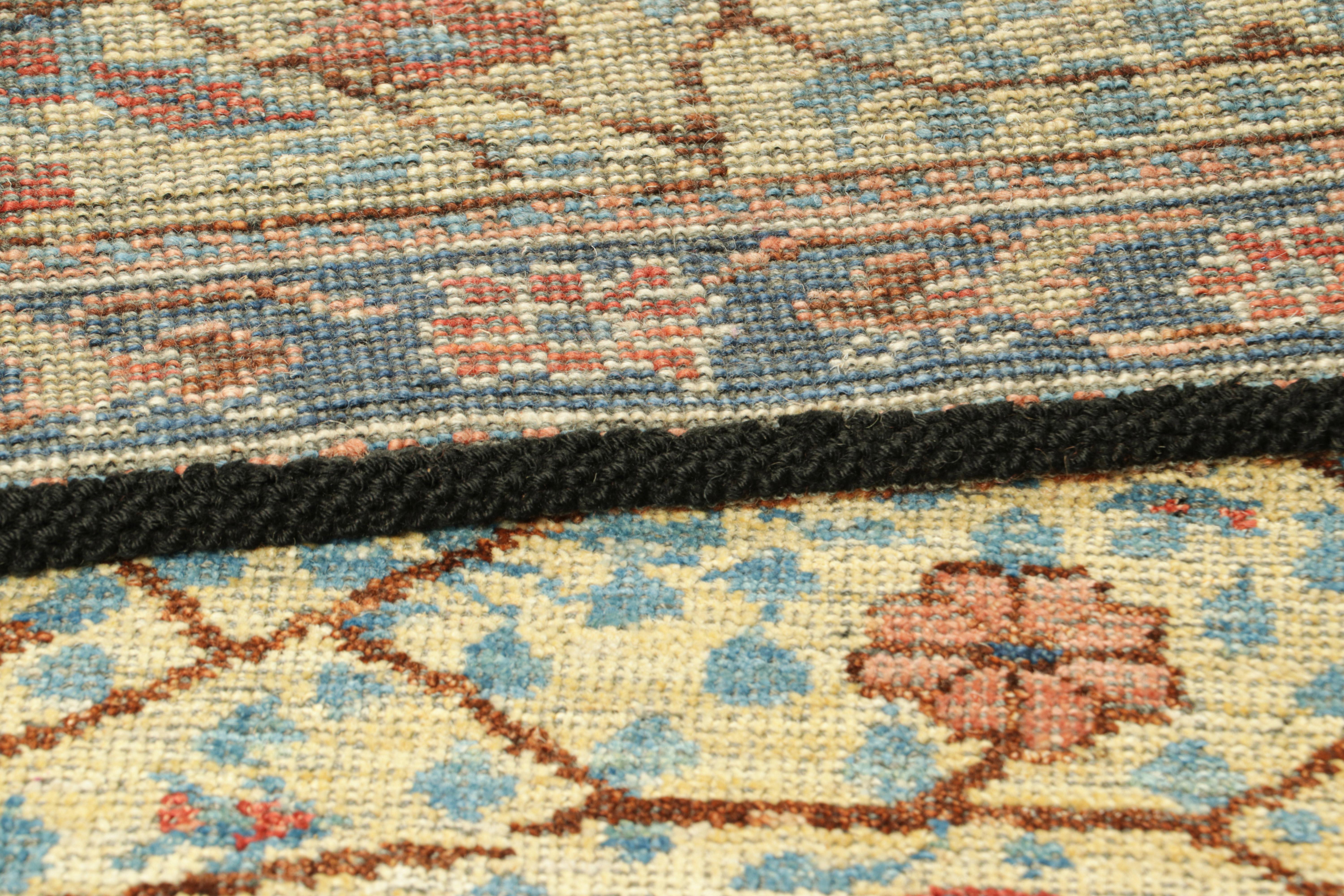 Lana Tappeto persiano in stile Bakhtiari di Rug & Kilim in beige con motivi floreali colorati in vendita