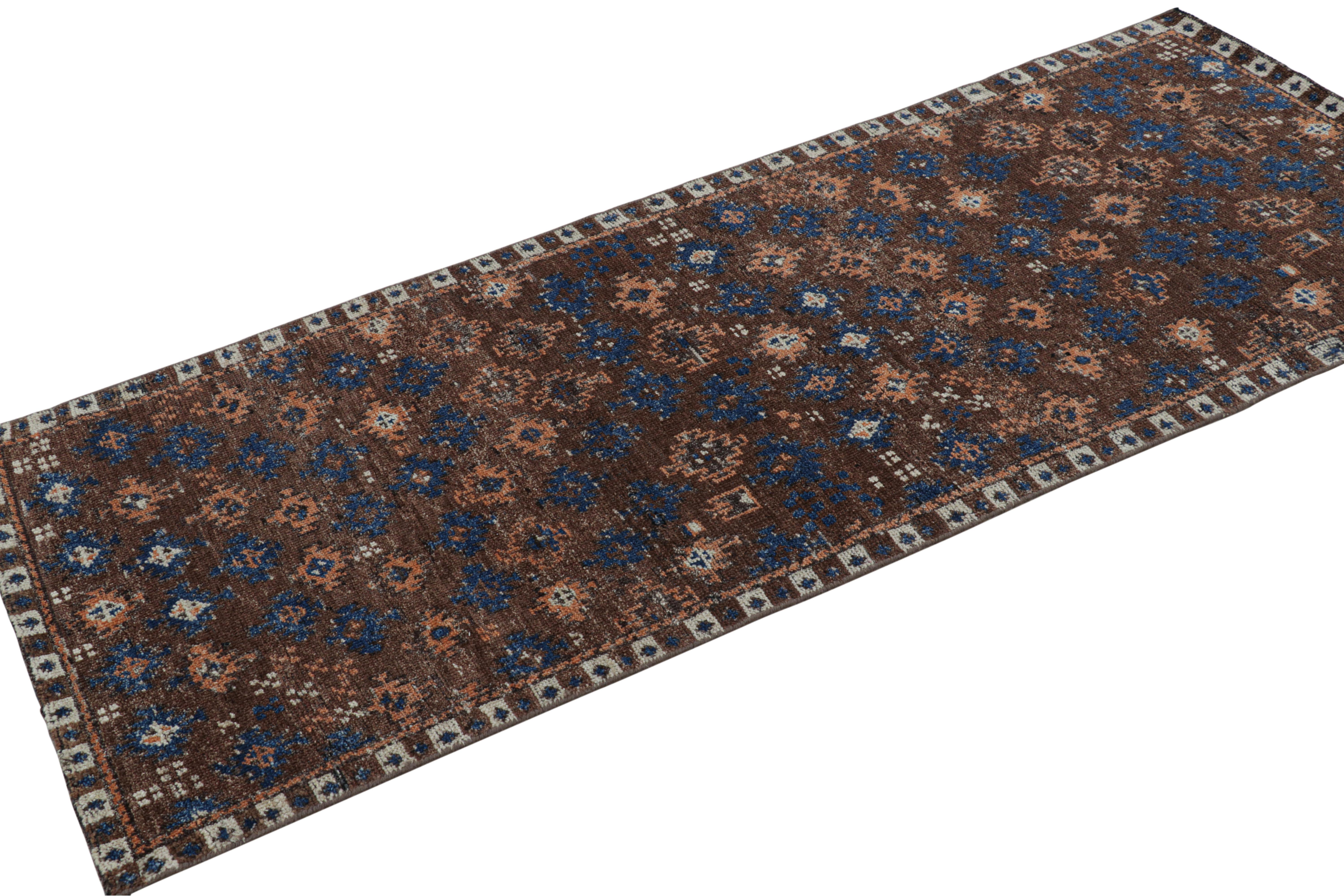 Rug & Kilim's Persischer Baluch Style Läufer in Brown mit geometrischen Mustern (Handgeknüpft) im Angebot
