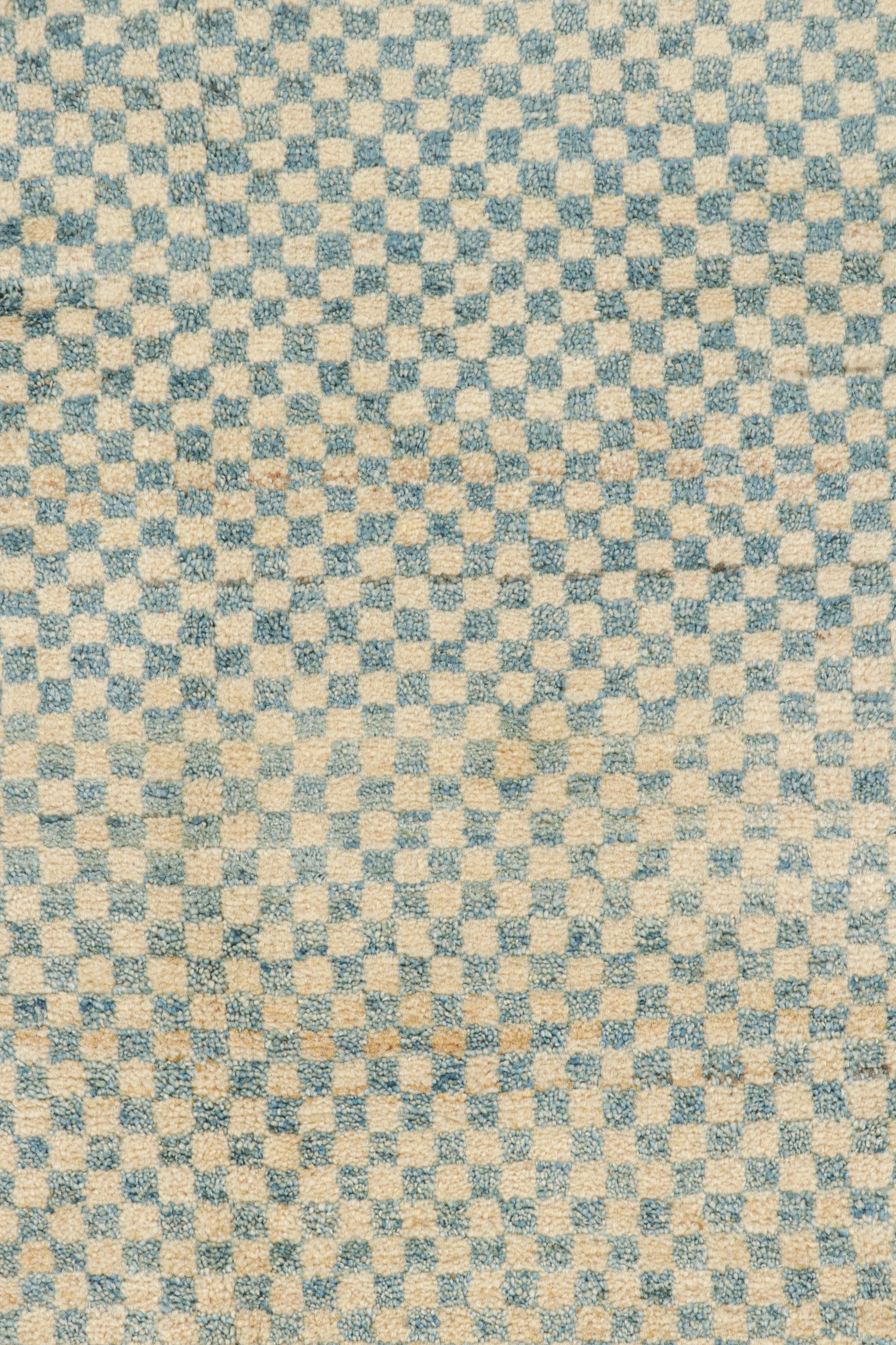 Rug & Kilim’s Persian Gabbeh-Style Rug with Beige and Blue Geometric Pattern en Nuevo estado para la venta en Long Island City, NY