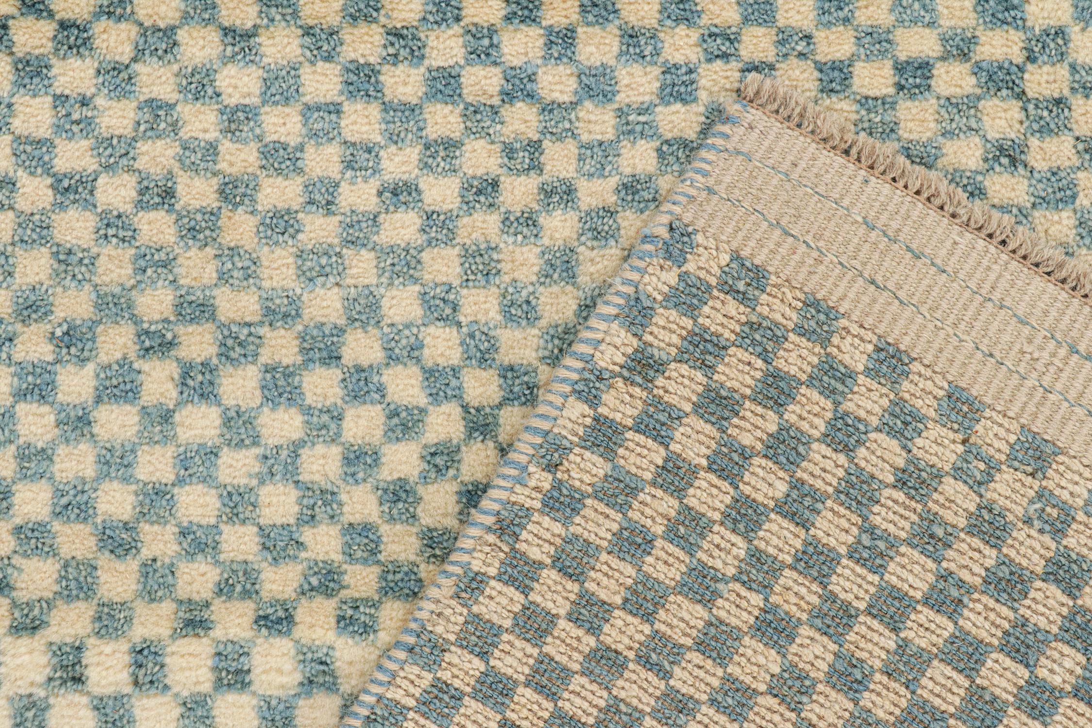 Persischer Gabbeh-Teppich von Rug & Kilim mit geometrischem Muster in Beige und Blau (Wolle) im Angebot