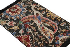 Rug & Kilim's Persischer Kerman Stil Teppich in Schwarz mit lebhaften Blumenmustern