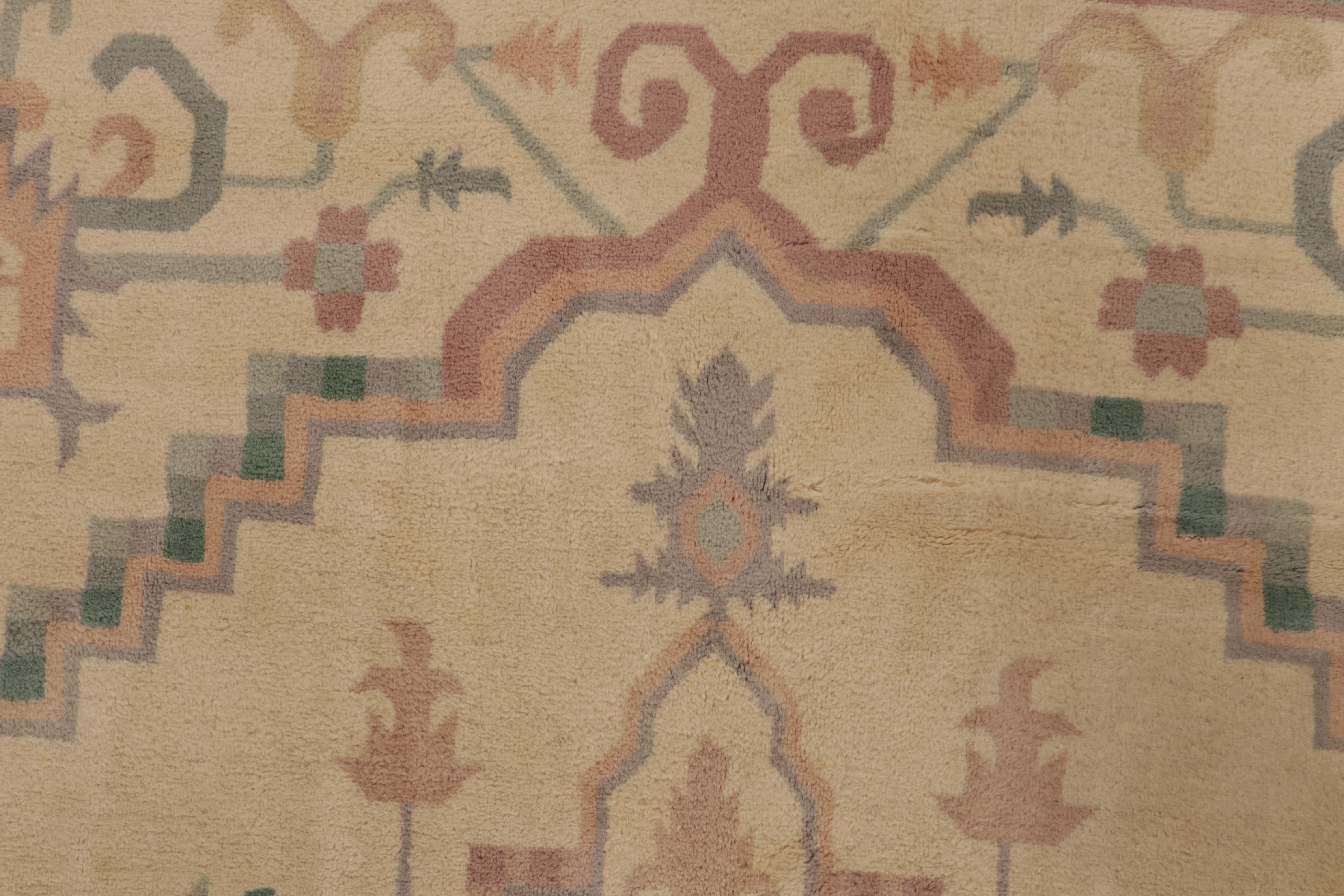 Lana Tappeto persiano in stile Serapi di Rug & Kilim in beige con motivo a medaglioni blu in vendita