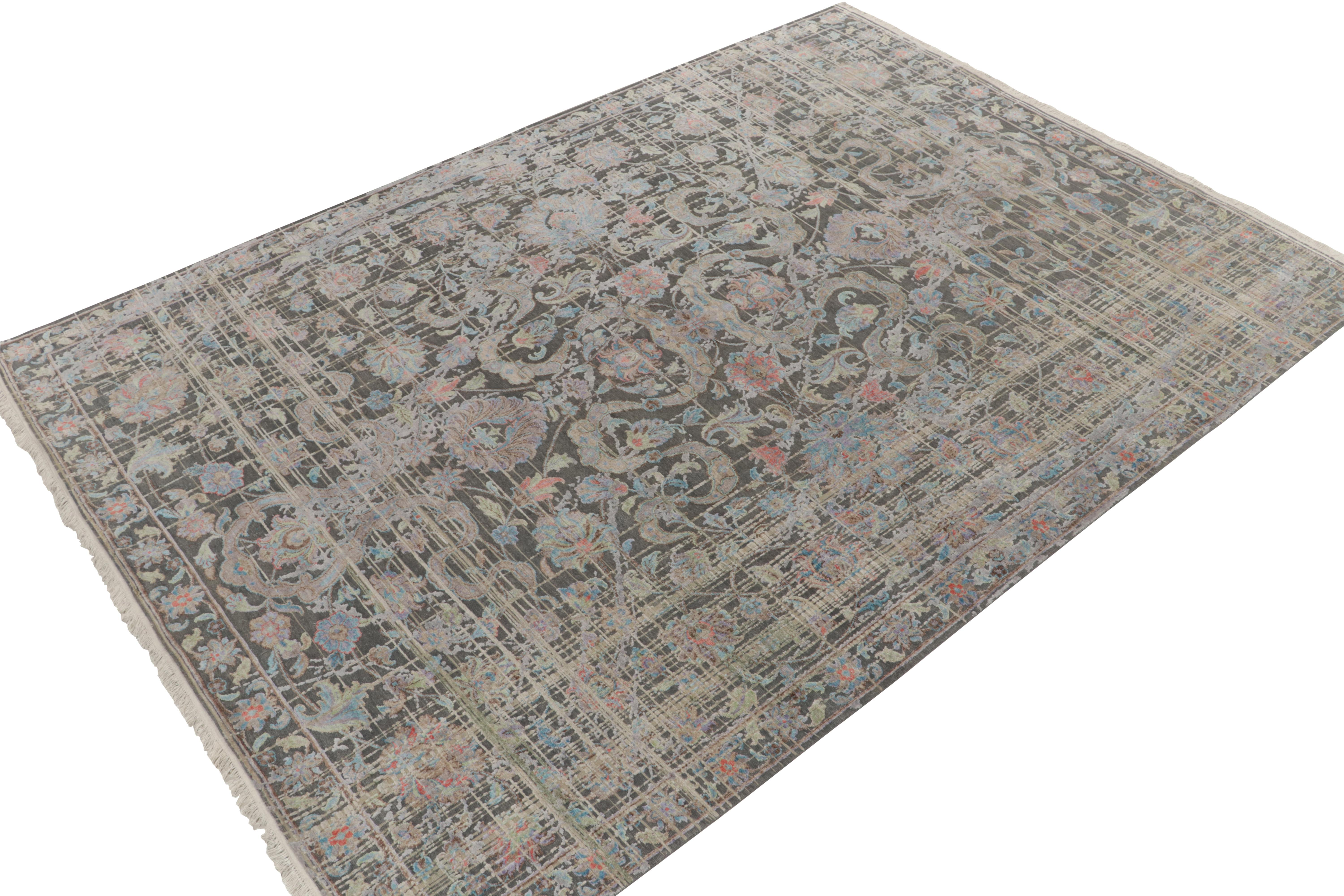 Noué à la main en laine et soie fines, ce tapis contemporain 9x12 de notre collection Modern Classics réimagine les styles de tapis persans anciens. 

La passion de notre directeur pour l'innovation en matière de design marque une superposition