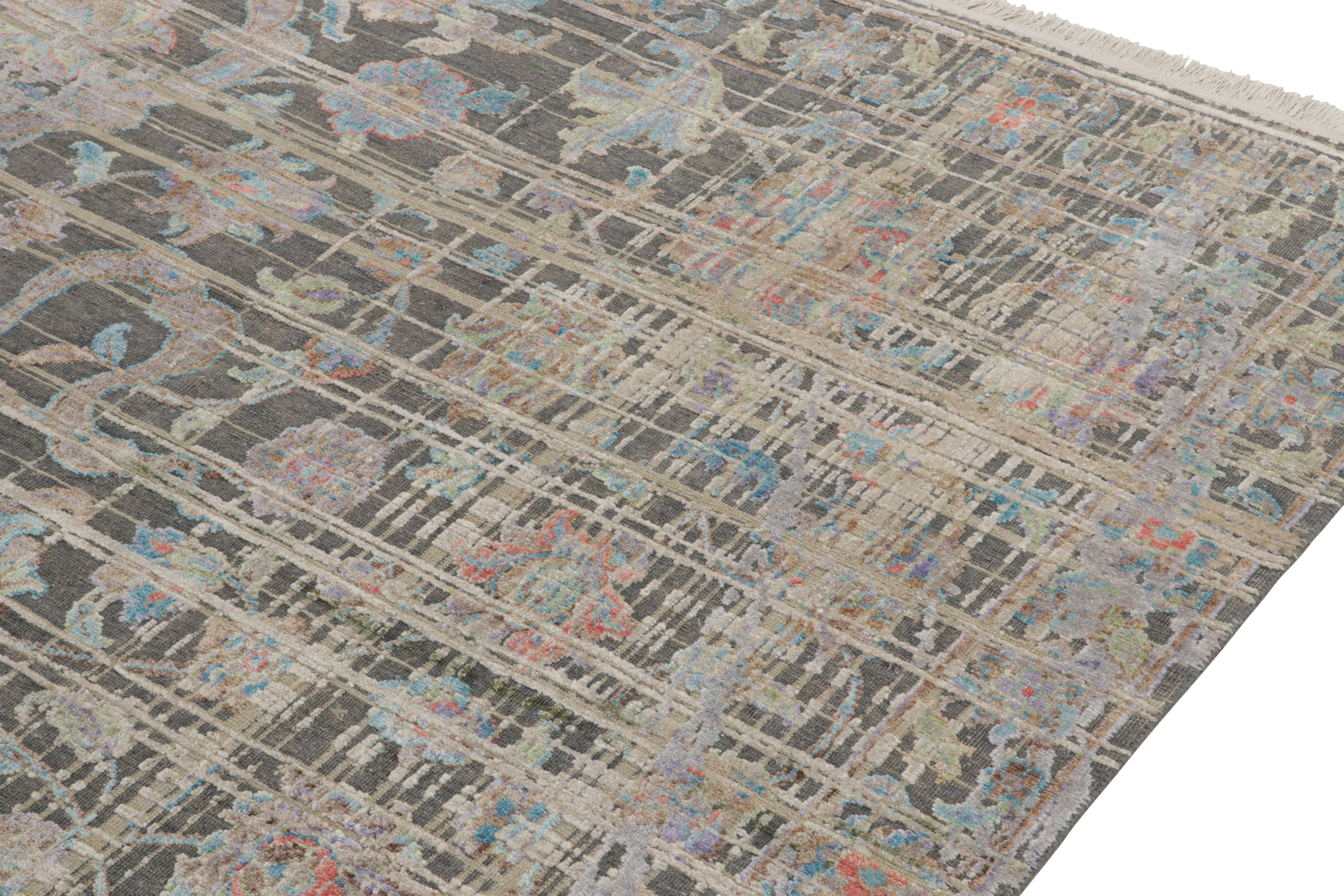 Rug & Kilim's Persian Style Modern Rug in Gray with Polychrome Floral Patterns (tapis moderne de style persan en gris avec motifs floraux polychromes) Neuf - En vente à Long Island City, NY