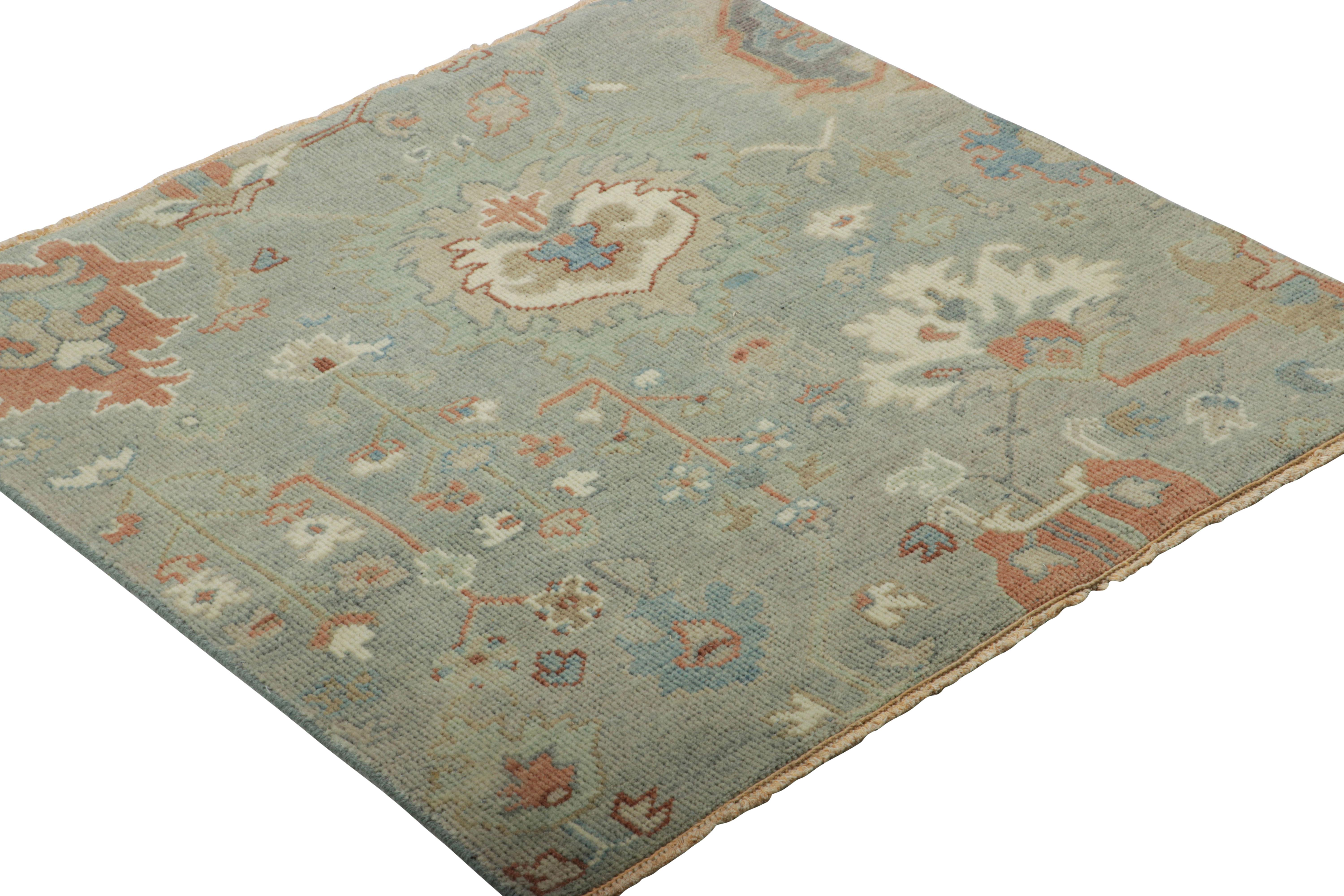 Rug & Kilim's Persian Style Oushak Square Rug in Blue with Floral Patterns (tapis carré de style persan Oushak en bleu avec des motifs floraux) Neuf - En vente à Long Island City, NY