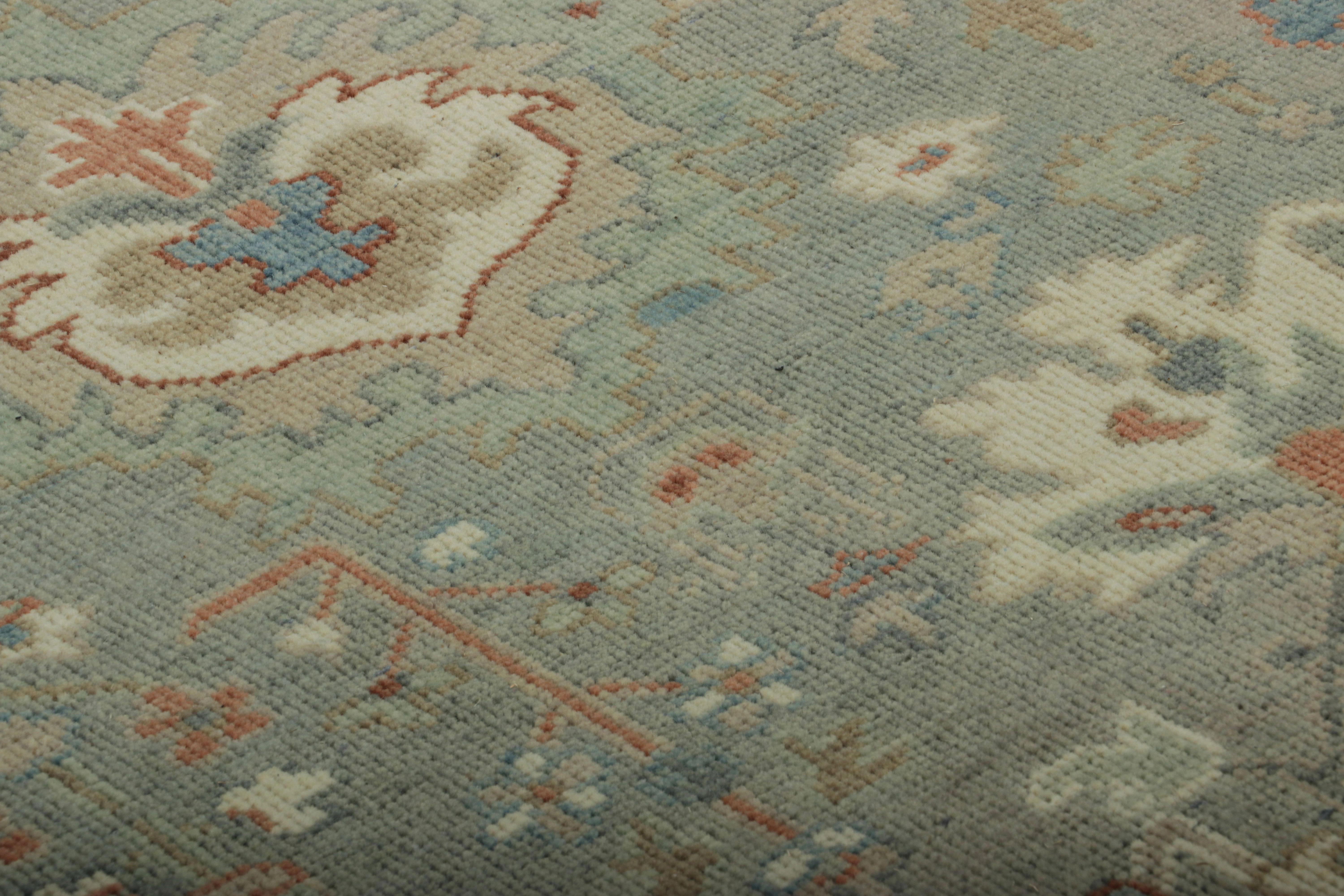 Laine Rug & Kilim's Persian Style Oushak Square Rug in Blue with Floral Patterns (tapis carré de style persan Oushak en bleu avec des motifs floraux) en vente