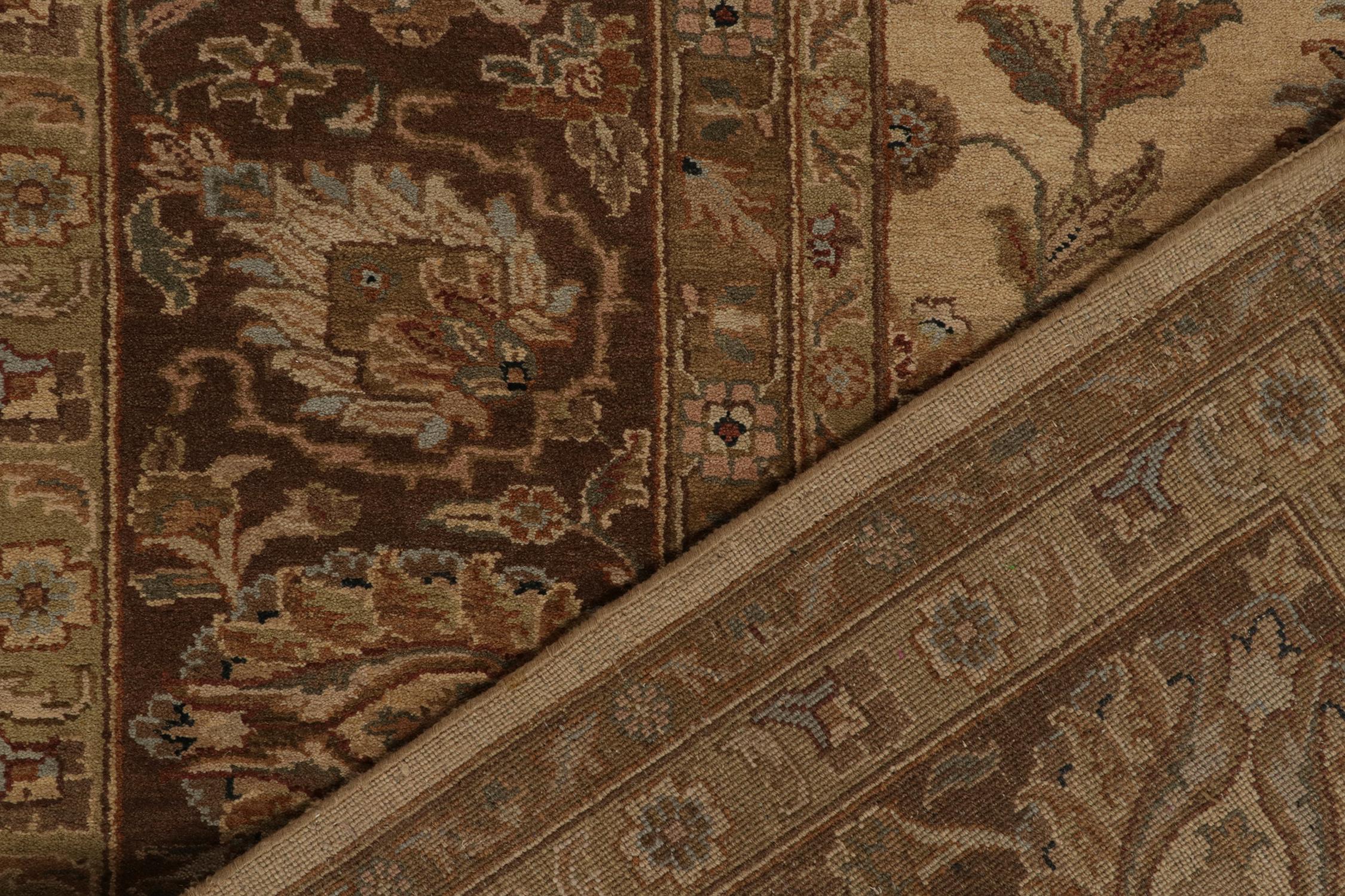 Alfombra de estilo persa de Rug & Kilim con estampado floral beige-marrón y dorado en Nuevo estado para la venta en Long Island City, NY