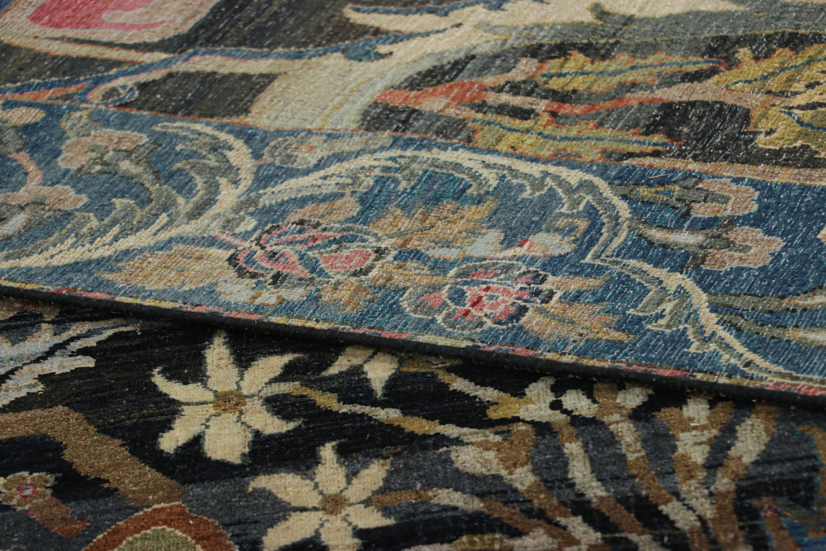 Rug & Kilim's Teppich im persischen Stil in Schwarz und Blau, polychromatische Blumenmuster (21. Jahrhundert und zeitgenössisch) im Angebot