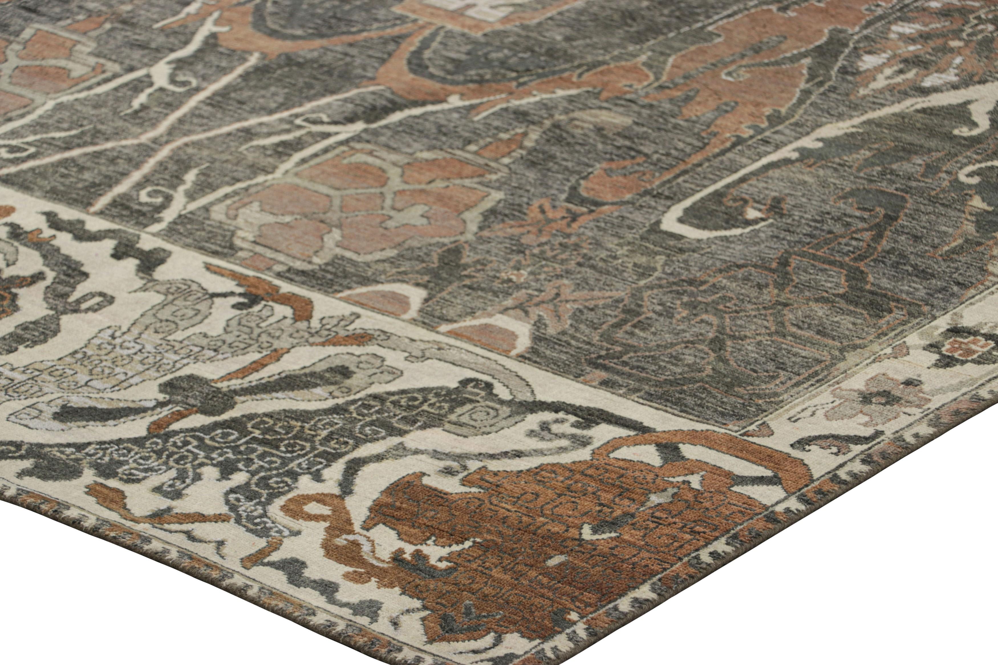 Rug & Kilim's Persian Style Rug in Brown and Charcoal Gray with Floral Patterns (tapis de style persan à motifs floraux) Neuf - En vente à Long Island City, NY