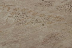 Rug & Kilim's Teppich im persischen Stil in cremefarbenem Rosa und Beige mit Blumenmustern