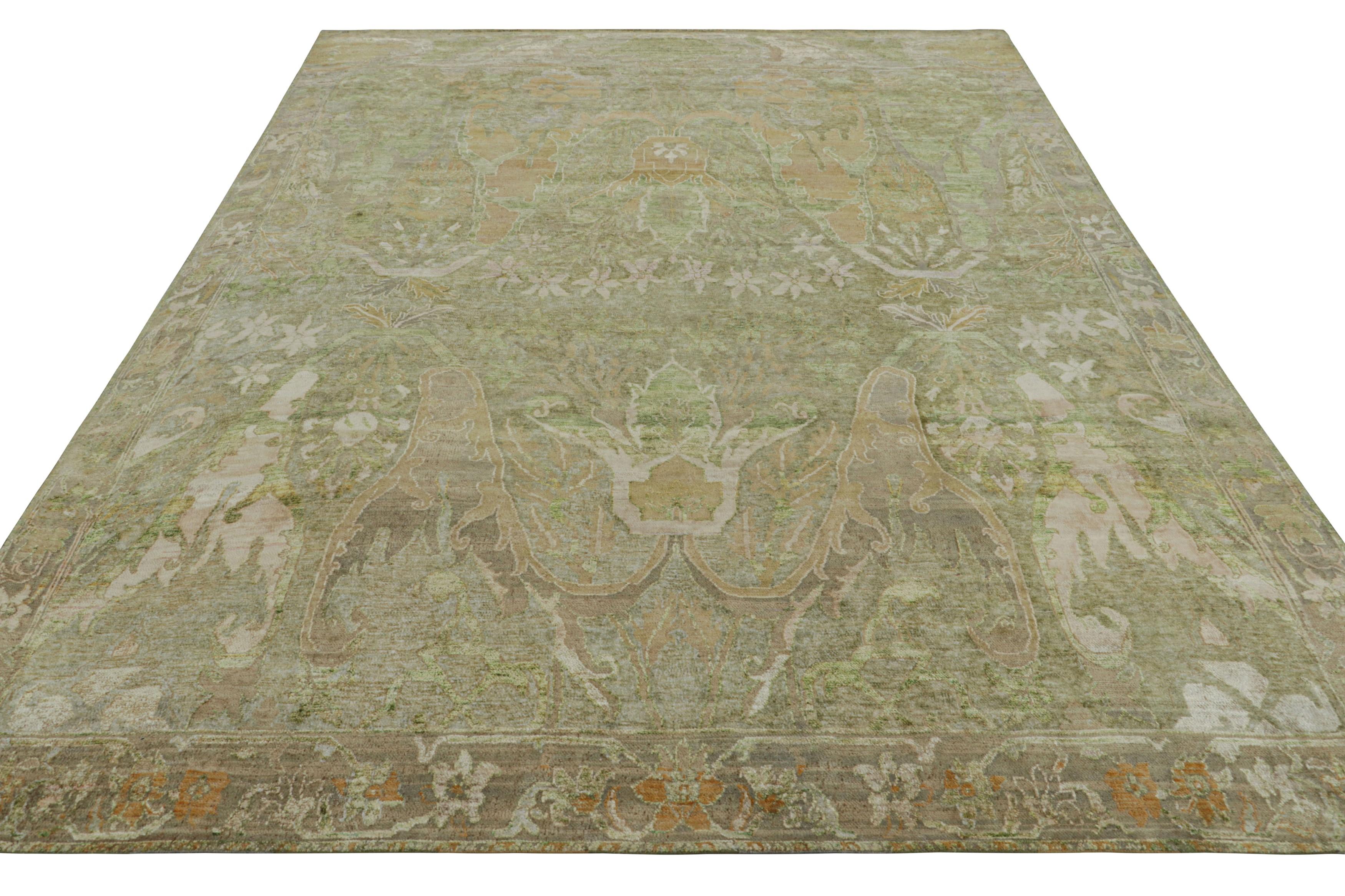 Noué à la main Rug & Kilim's Persian Style Rug in Light Green and Taupe with Floral Patterns (tapis de style persan en vert clair et taupe avec motifs floraux) en vente