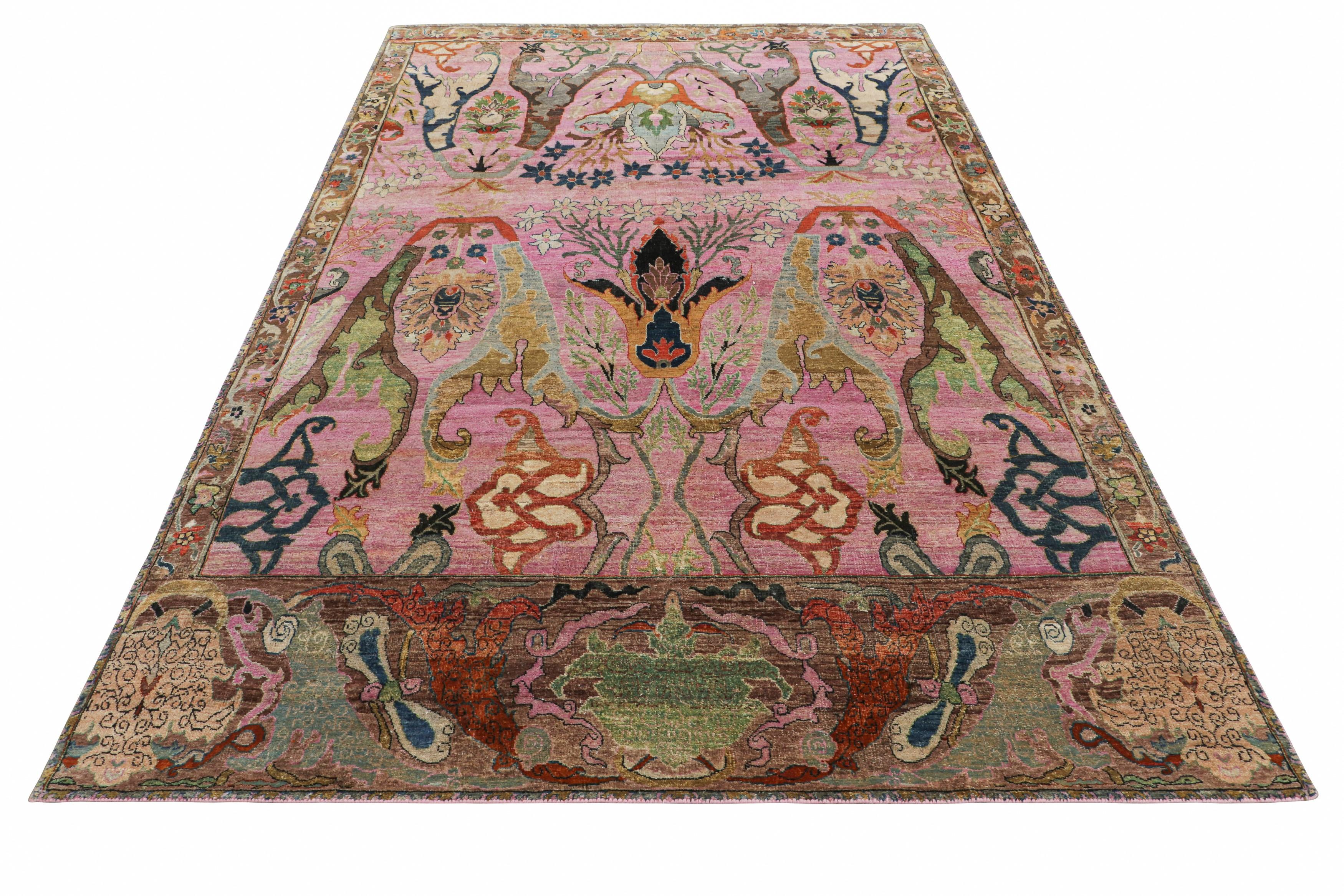 Annodato a mano Tappeto in stile persiano Rug & Kilim in rosa e beige-marrone con motivi floreali in vendita