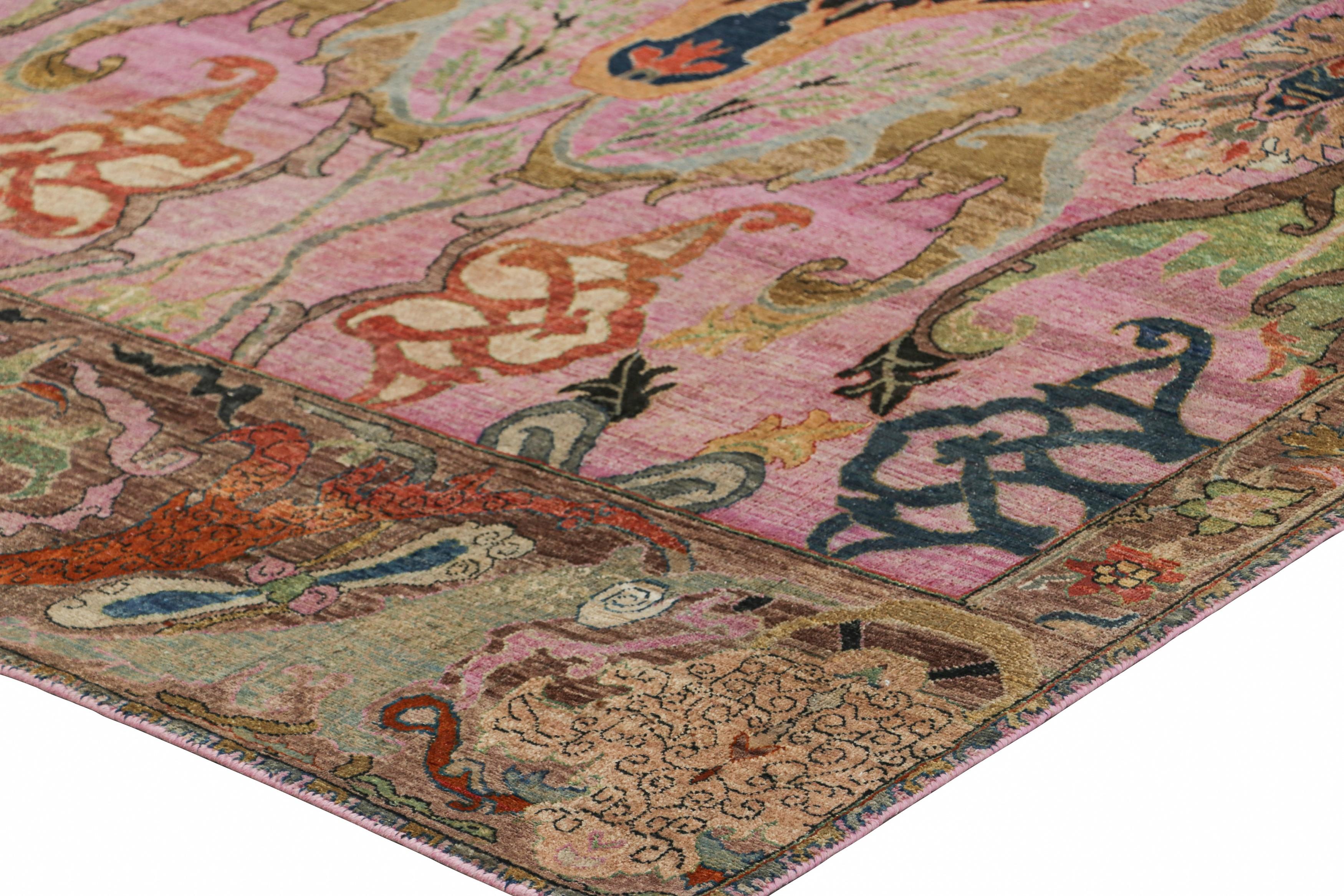 Tappeto in stile persiano Rug & Kilim in rosa e beige-marrone con motivi floreali In condizioni Nuovo in vendita a Long Island City, NY