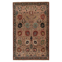 Tapis de style persan rose à motifs floraux polychromes de Rug & Kilim