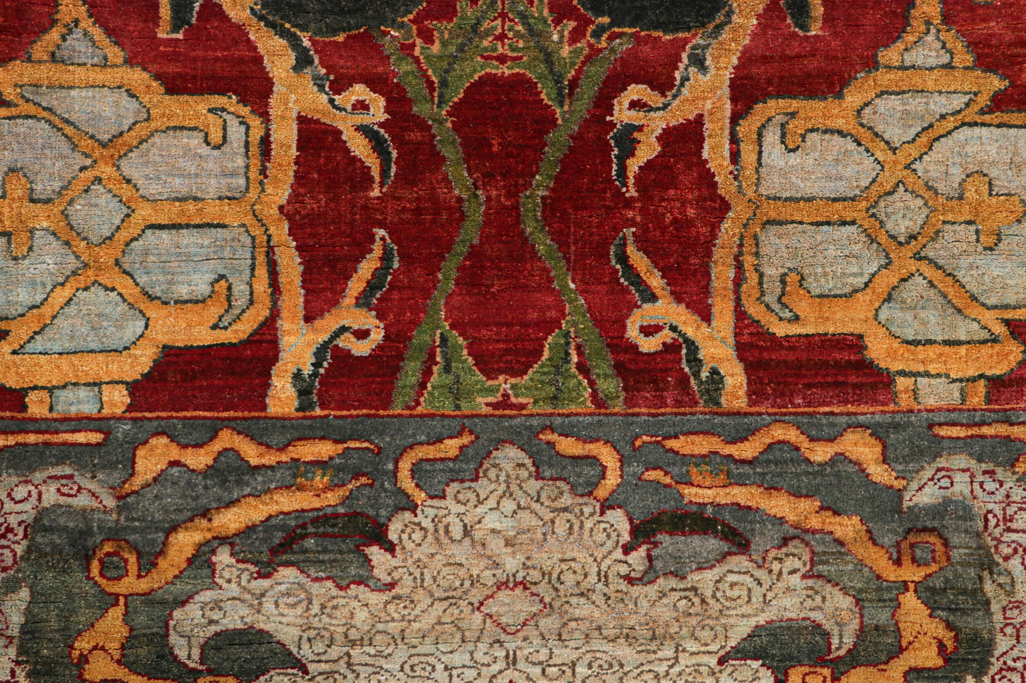 Moderno Tappeto in stile persiano Rug & Kilim in rosso, oro e nero con motivi floreali in vendita