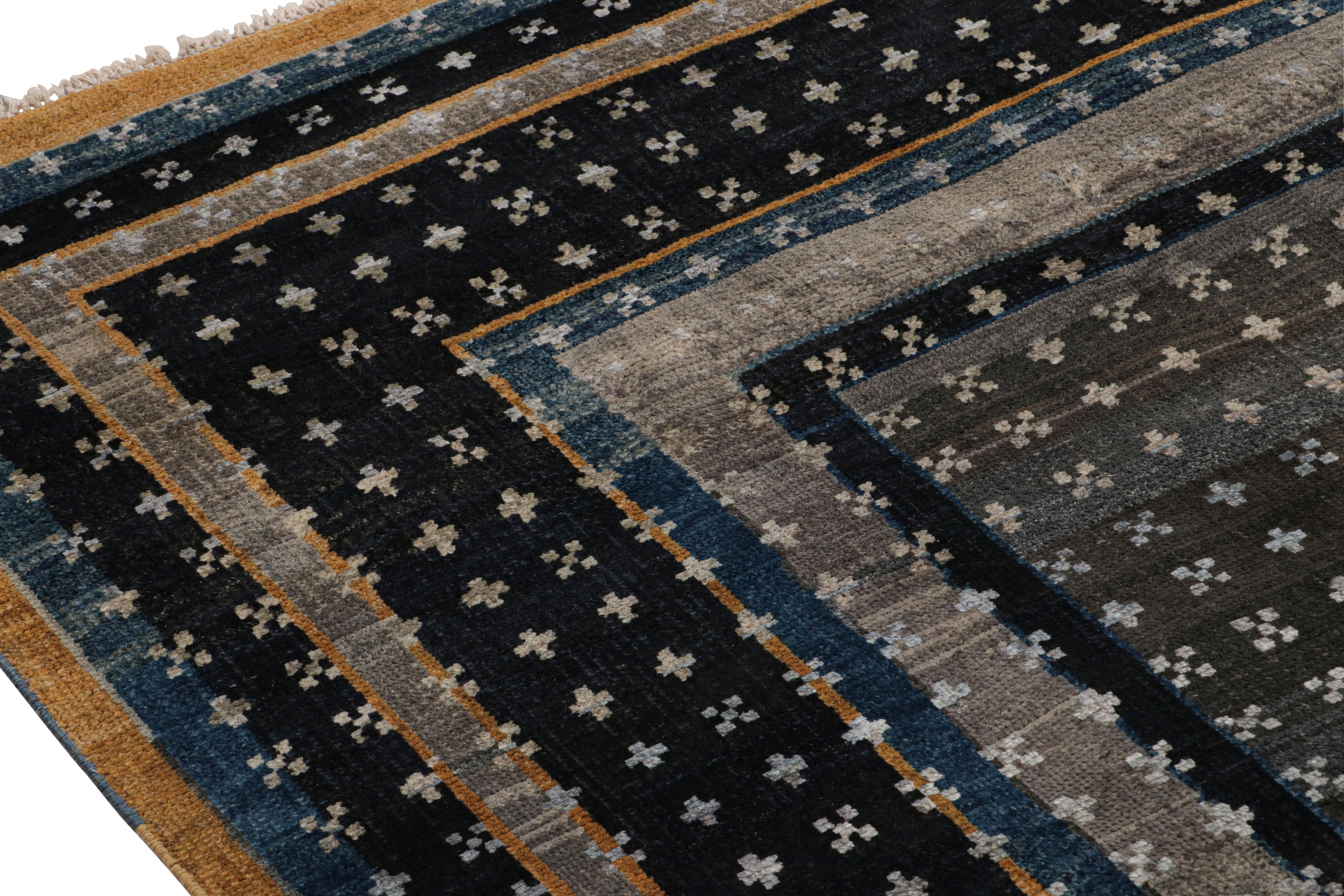 Moderne Tapis de style persan à motifs géométriques noirs, bleus et violets de Rug & Kilim en vente