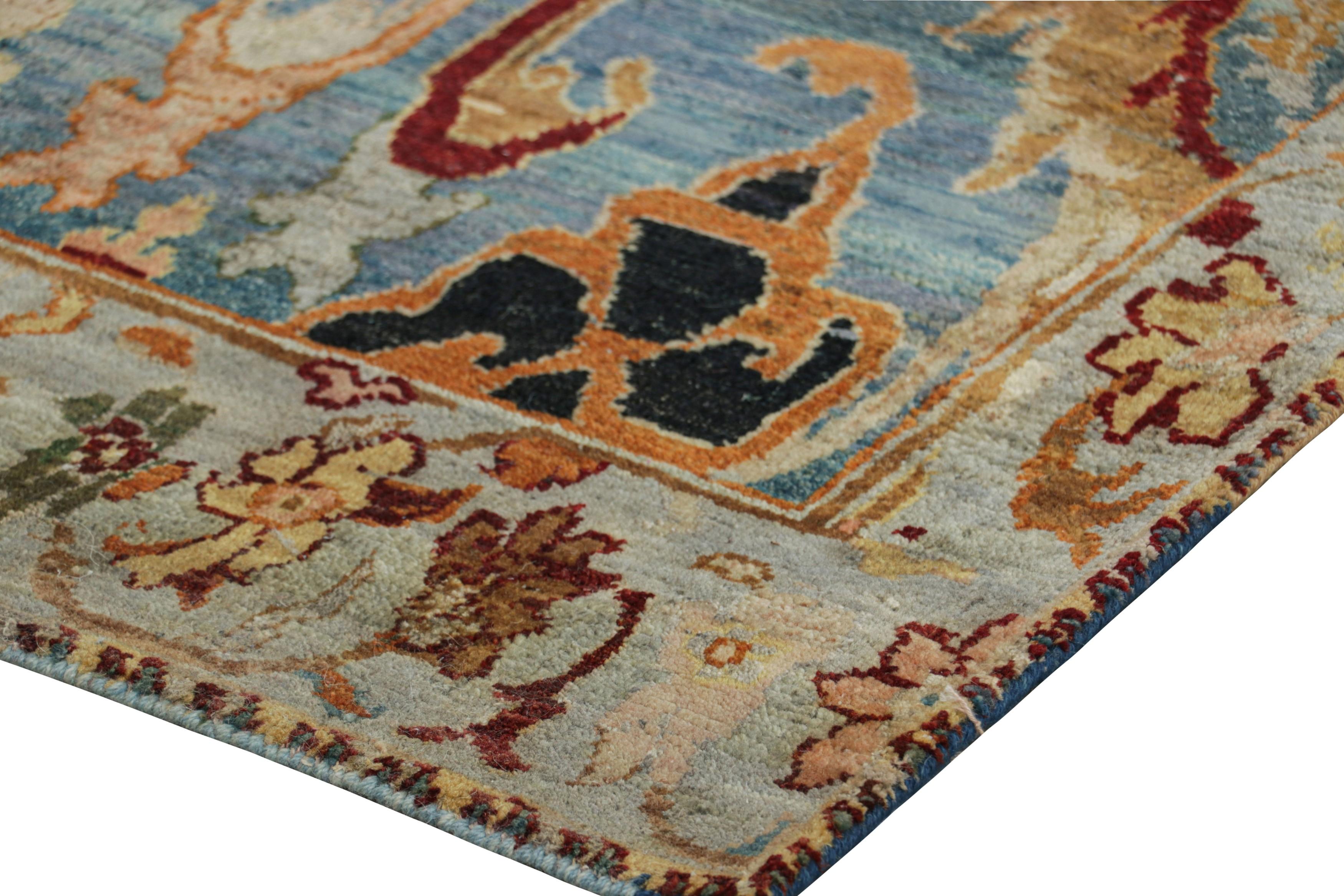 Rug & Kilim's Läufer im persischen Stil in Himmelblau mit mehrfarbigen Blumenmotiven im Zustand „Neu“ im Angebot in Long Island City, NY