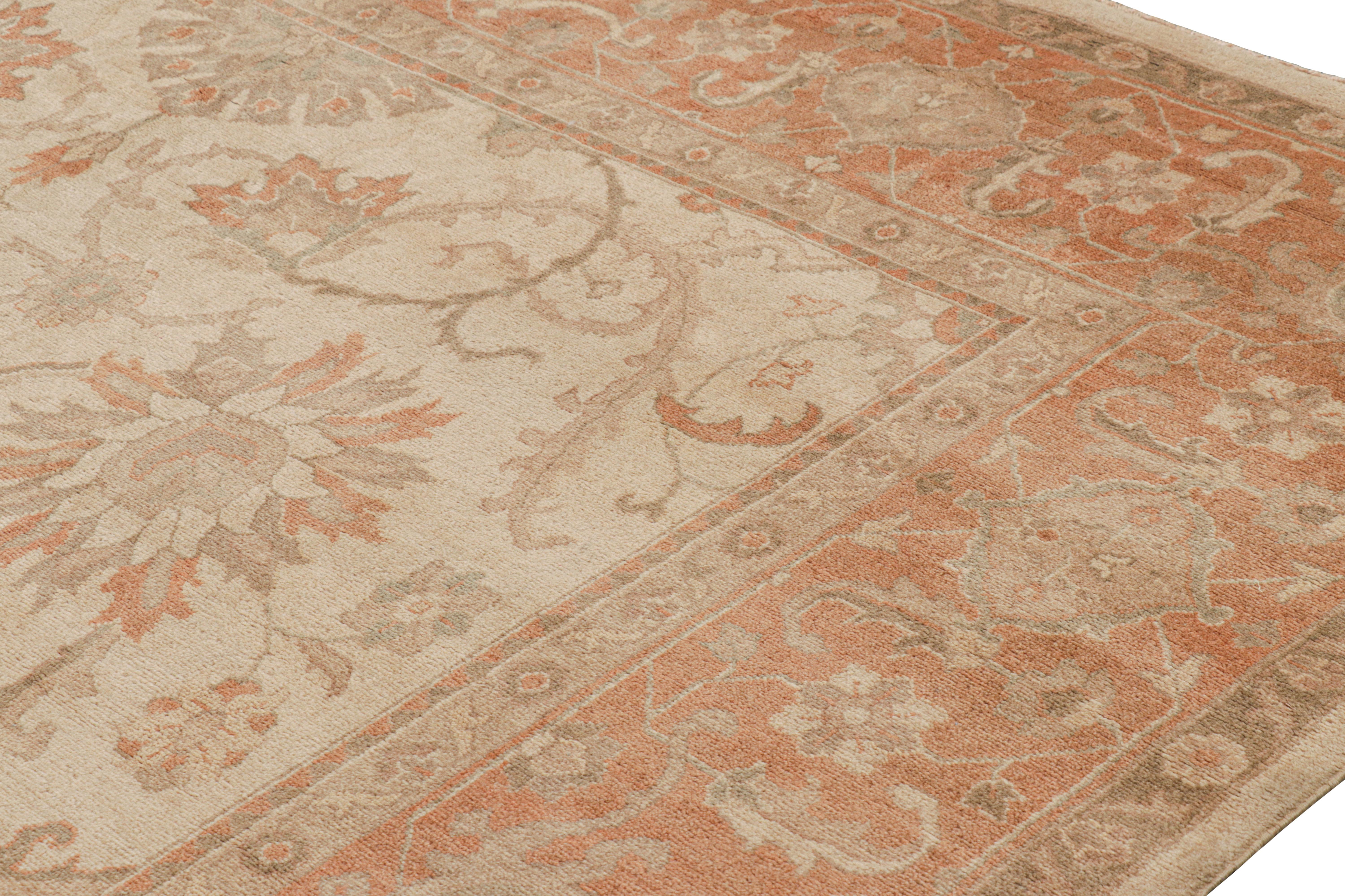 Indiano Rug & Kilim è un tappeto persiano in stile Sultanabad Rugs in beige e arancione con motivi floreali in vendita